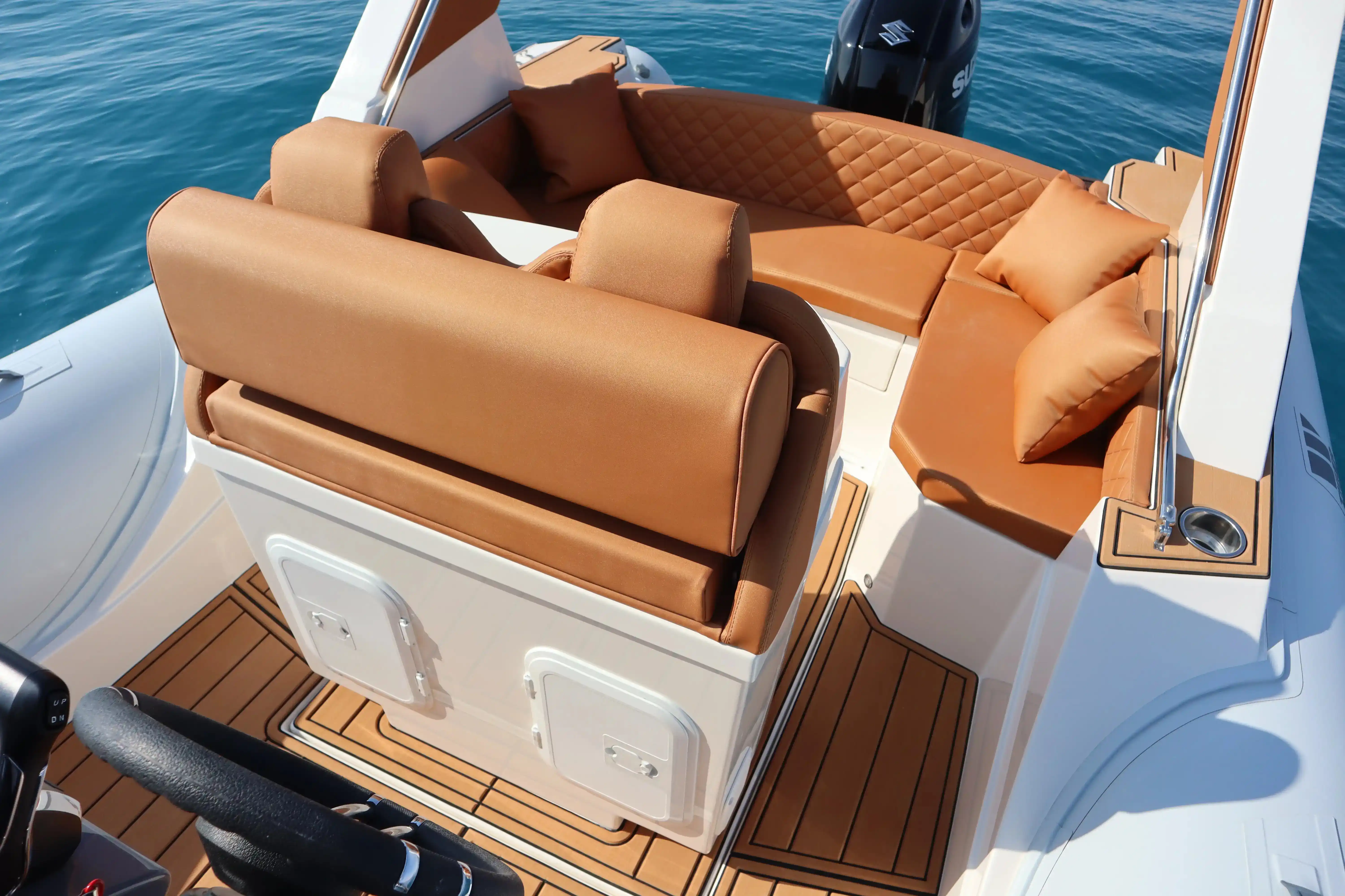 Tiger Marine TopLine 750 Interior