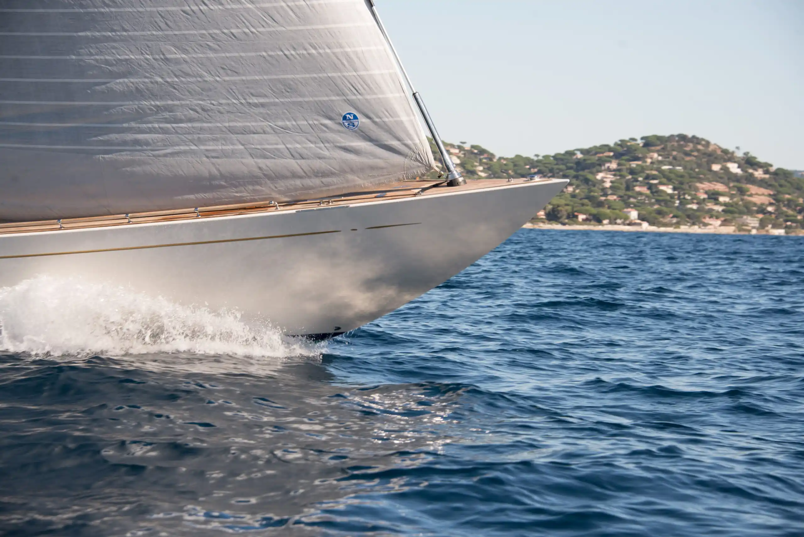 Exterior del Leonardo Eagle 54