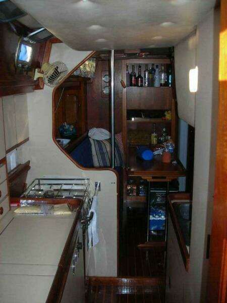 Endeavour 42 CC Interior
