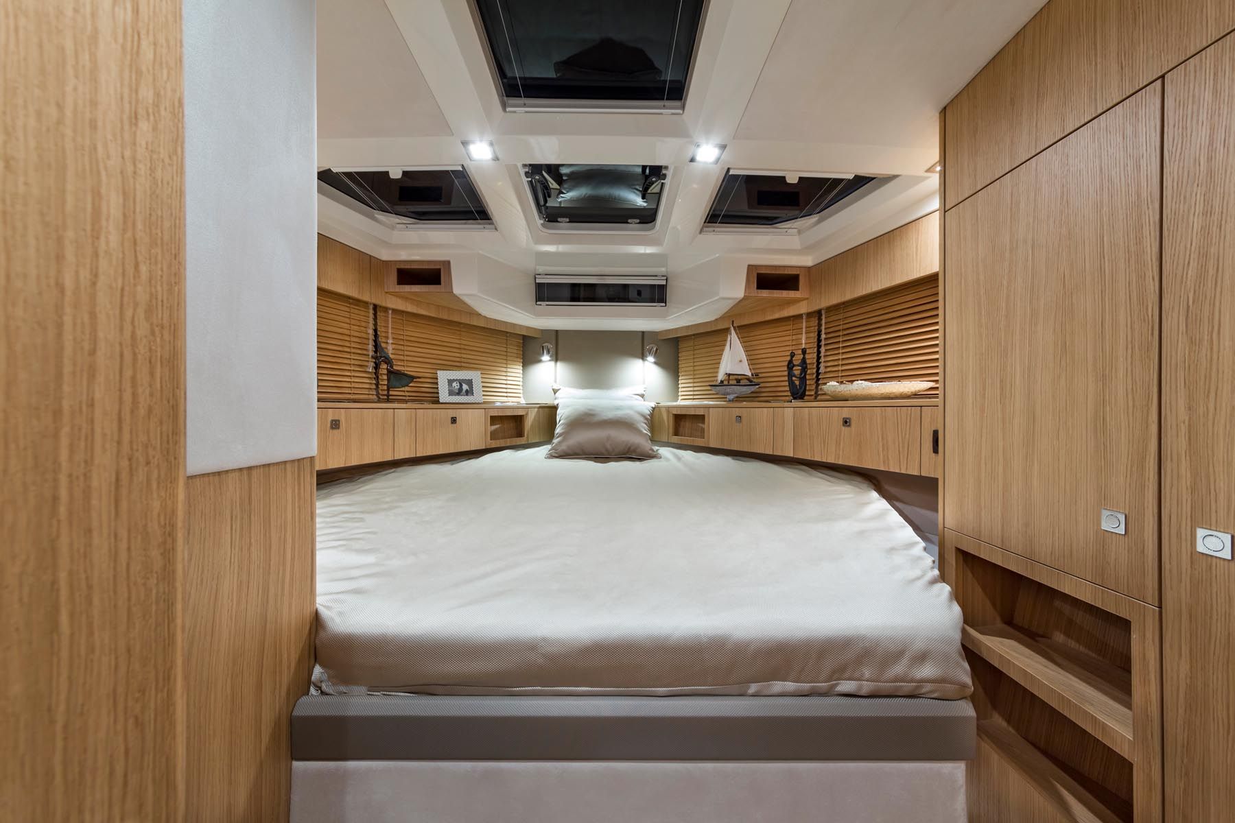 Innenbereich der Galeon Yachts 370 HTC