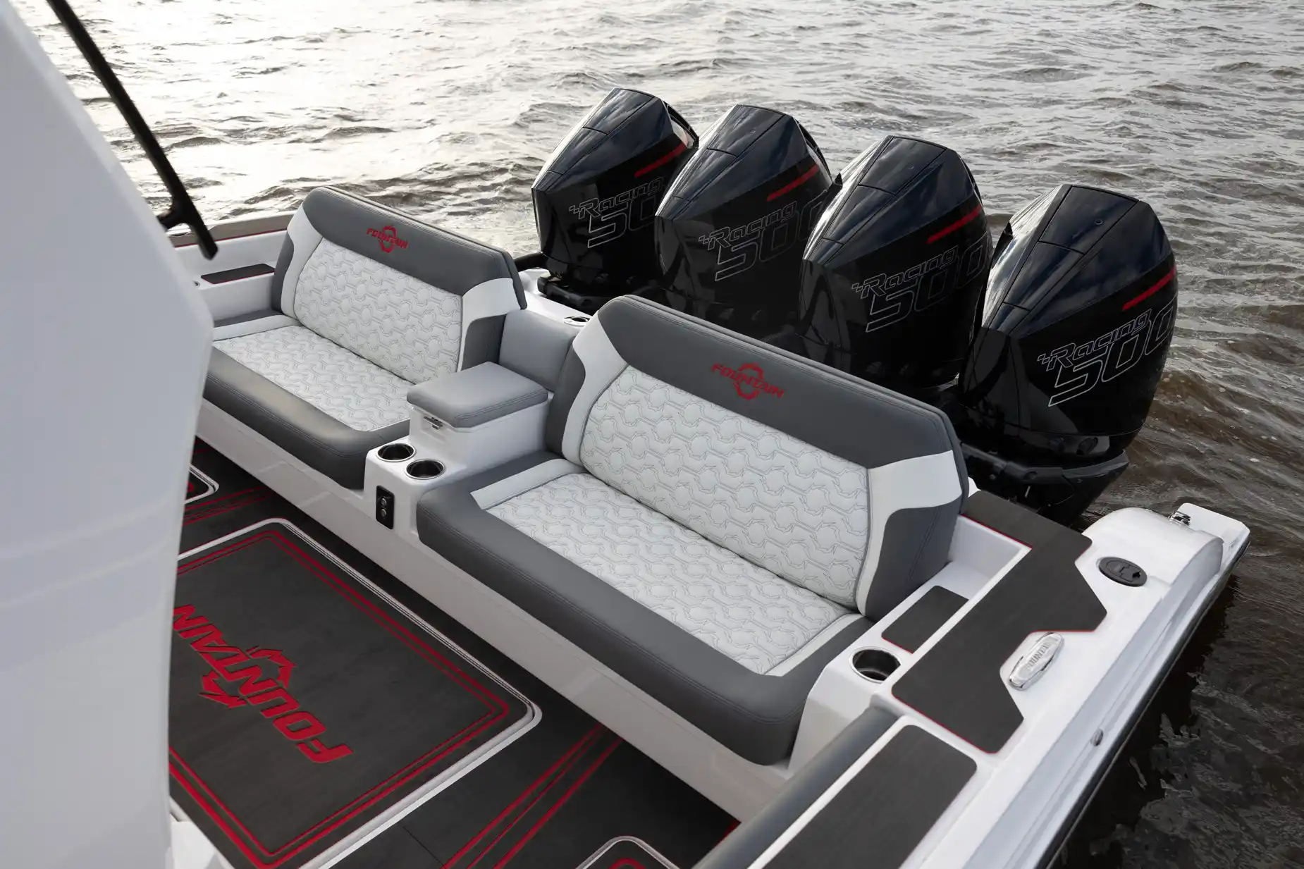 Exterior del Fountain Powerboats 43SCX