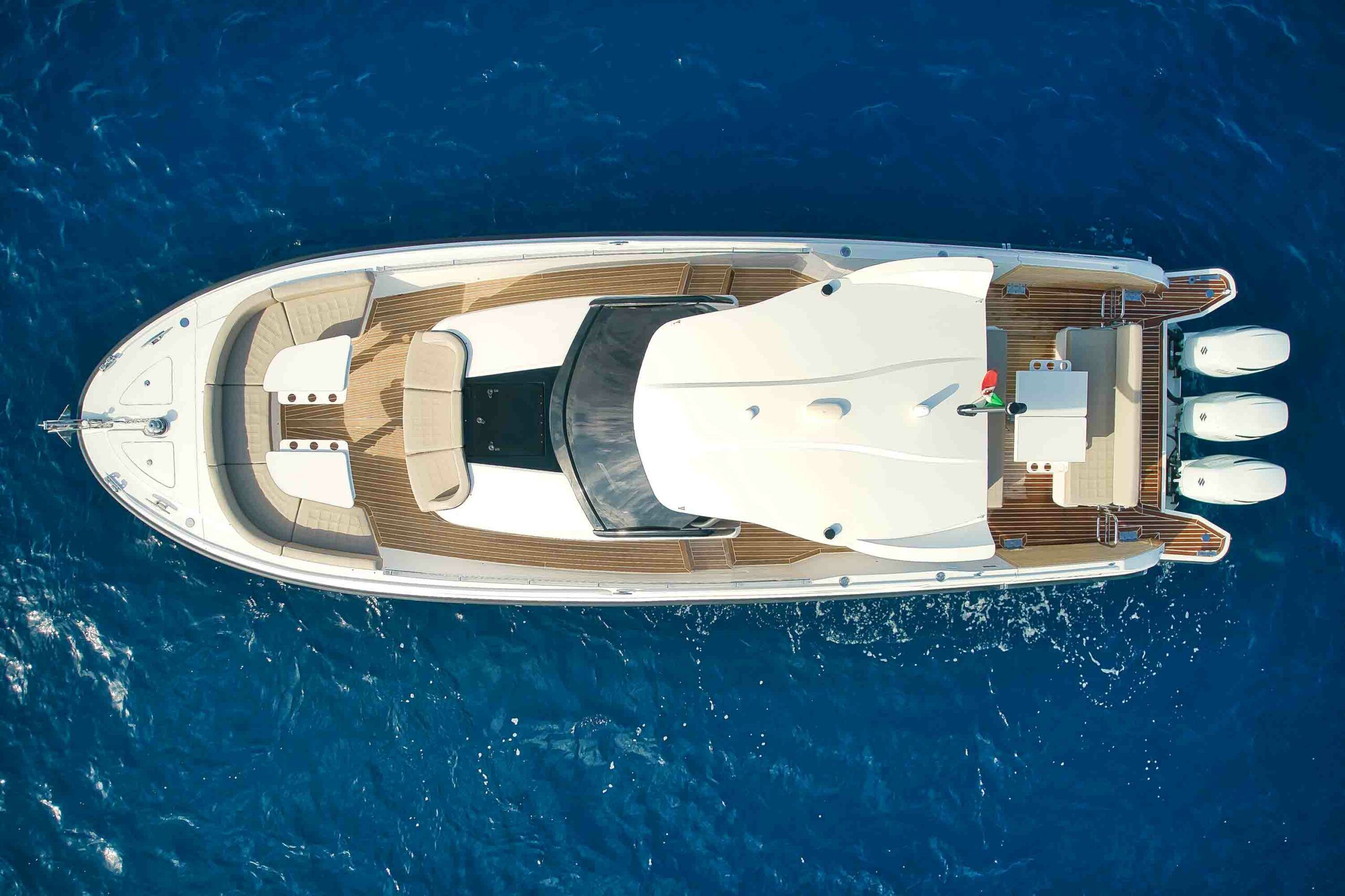 Domina 42 Walkaround Exterior
