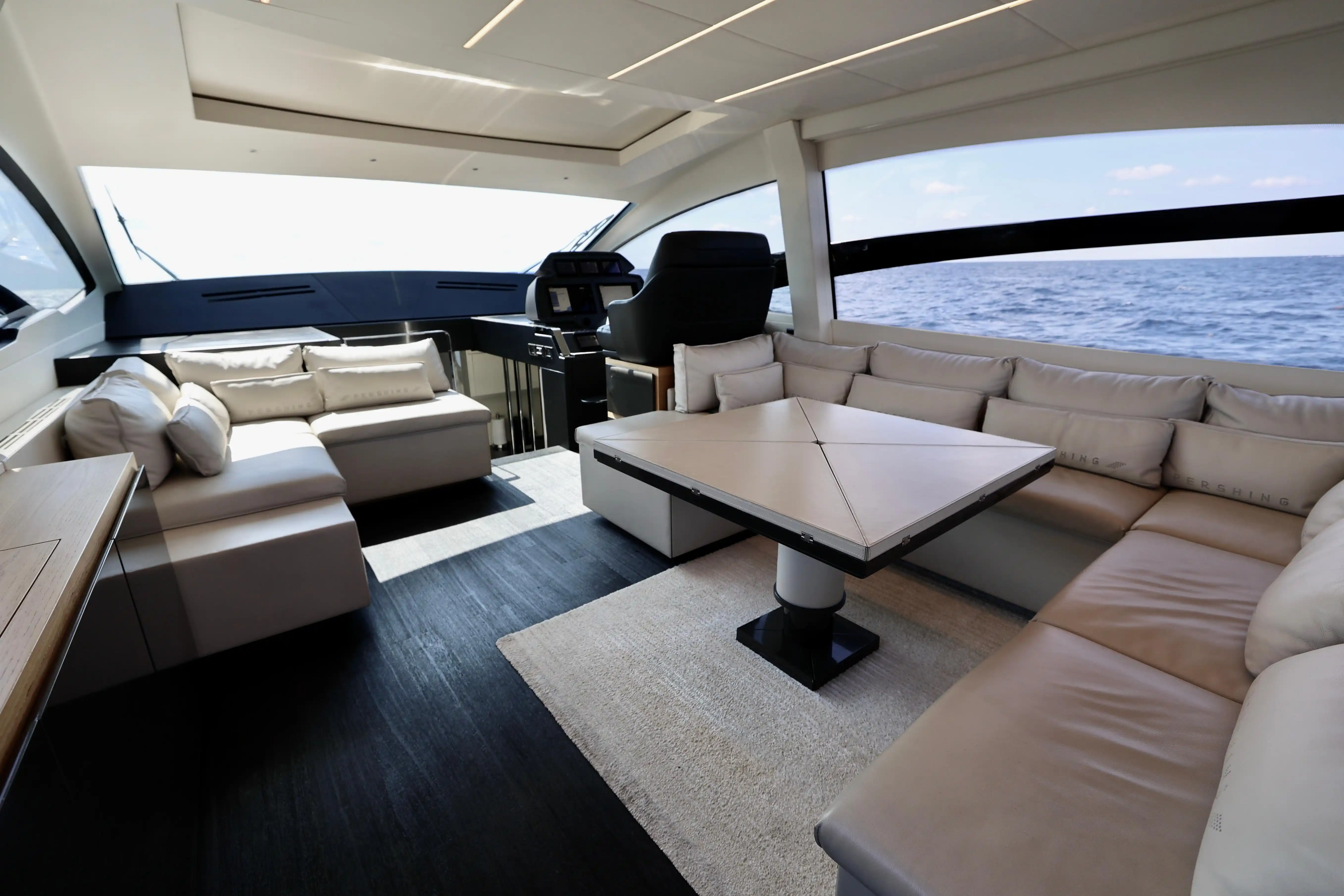 Interni del Pershing 70