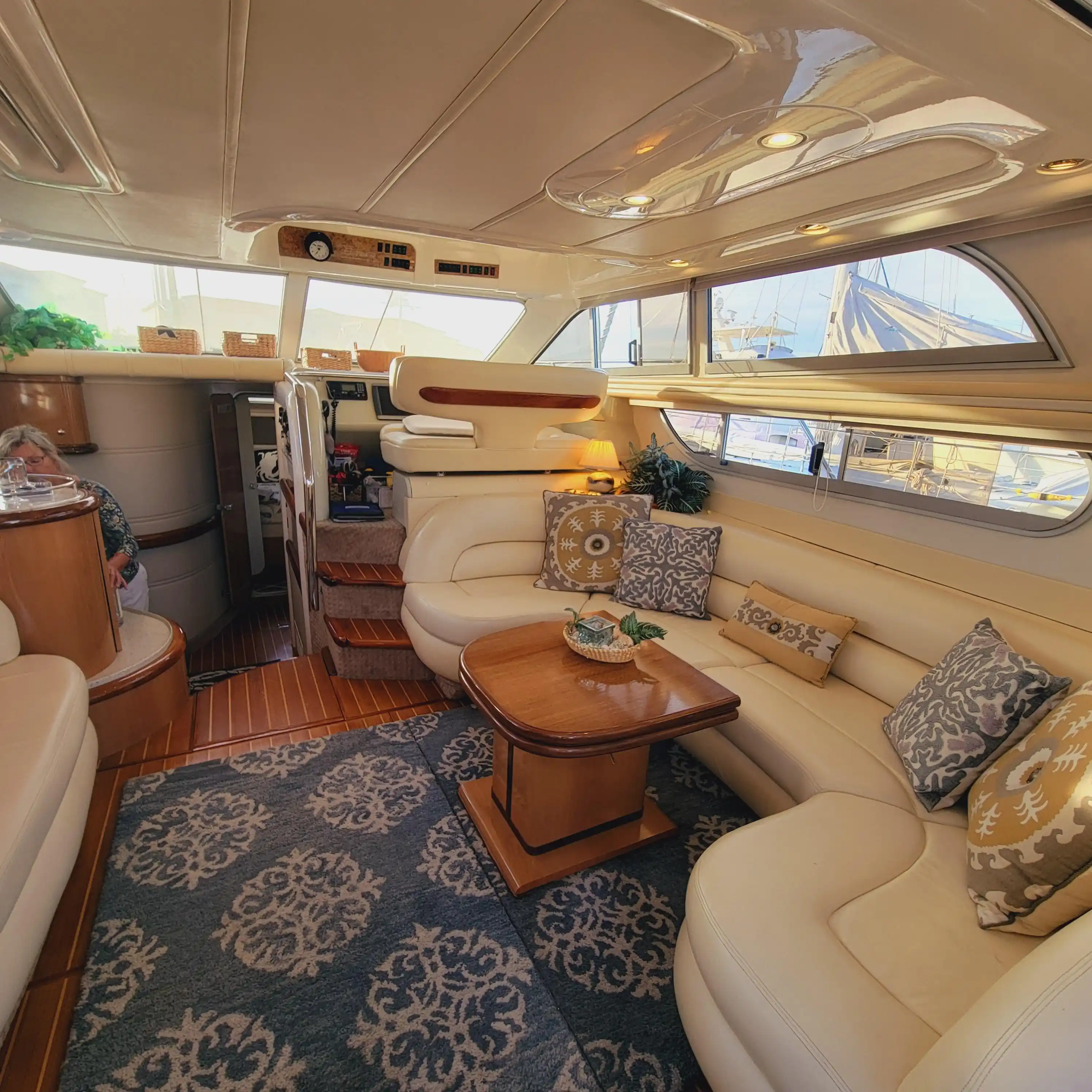 SEALINE 420 Statesman Interior