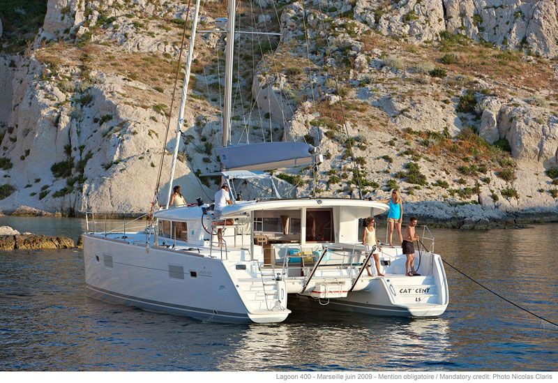 Lagoon 400 Exterior