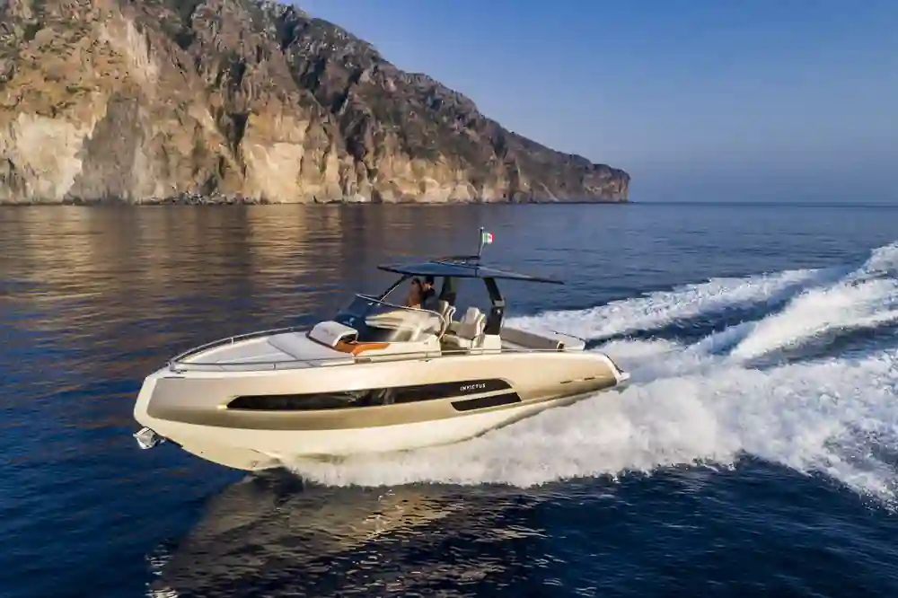Invictus Yachts GT320