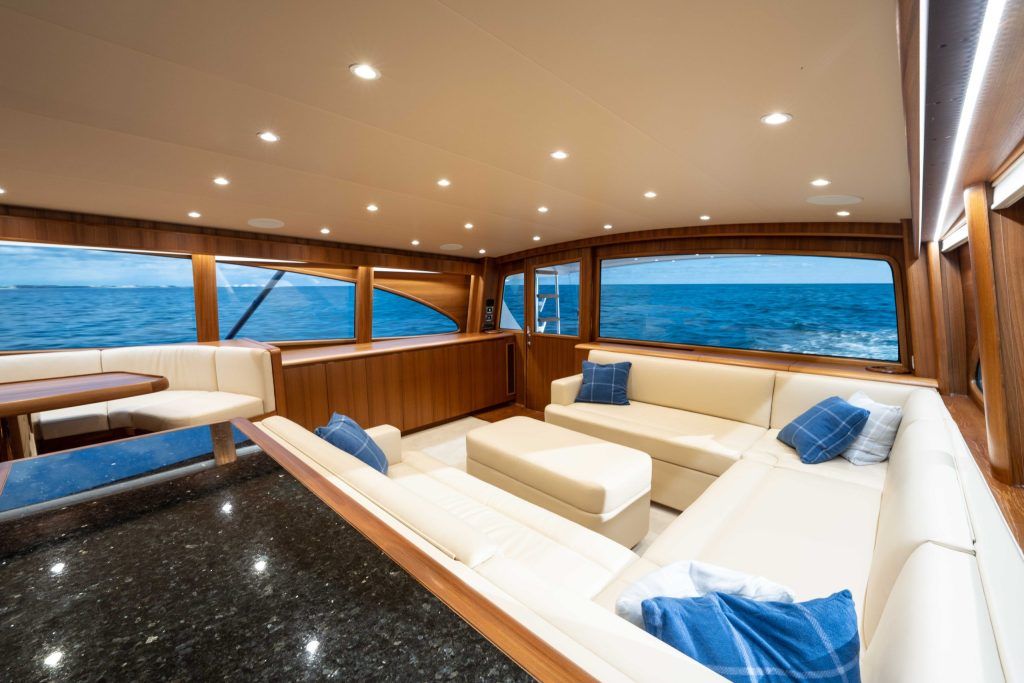 Interior del Garlington 71' Flybridge