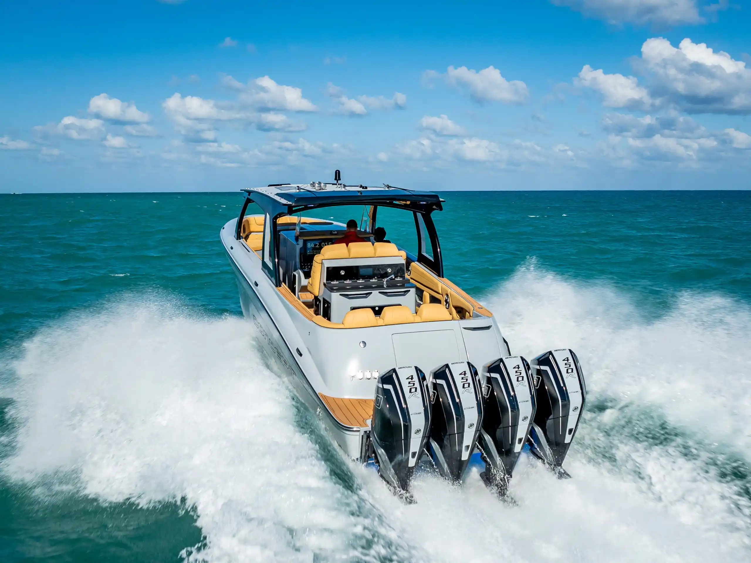 Exterior del Concept 4400 Open Deck