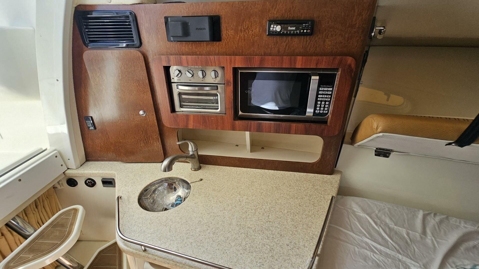Hydra-Sports 3500 VX Repowered Interior