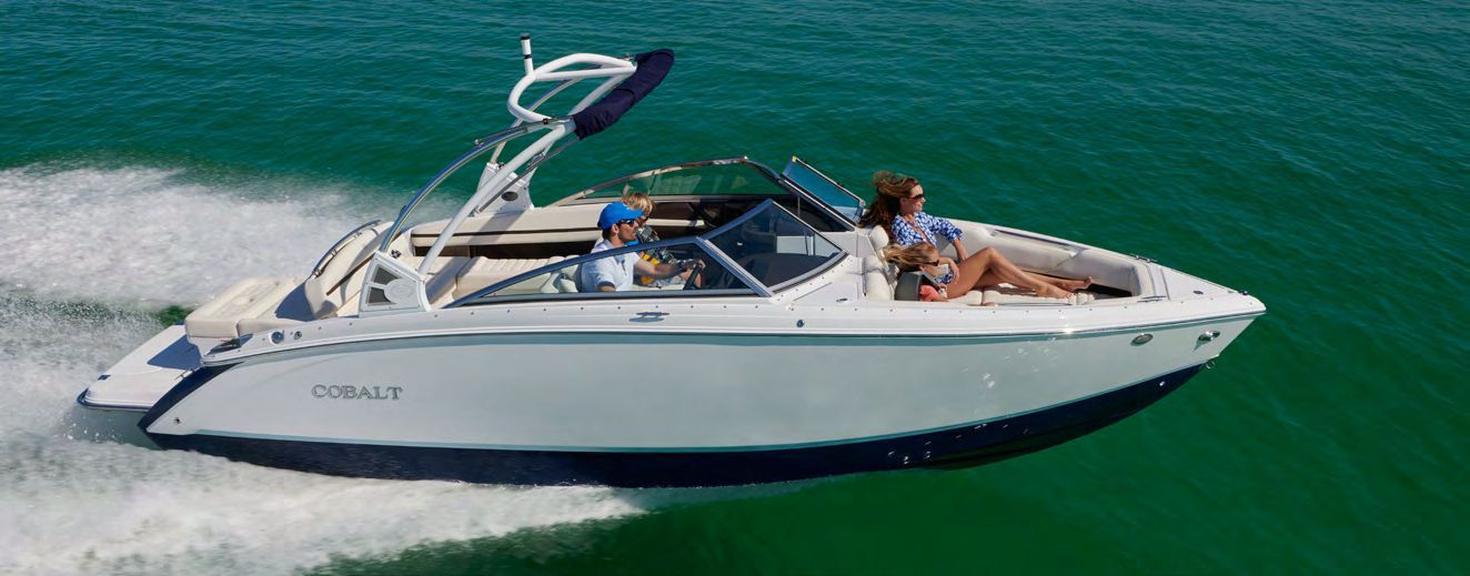 Cobalt Boats R5 Exterior