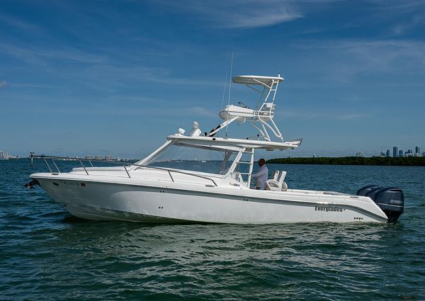 Everglades Boats 350LX photo