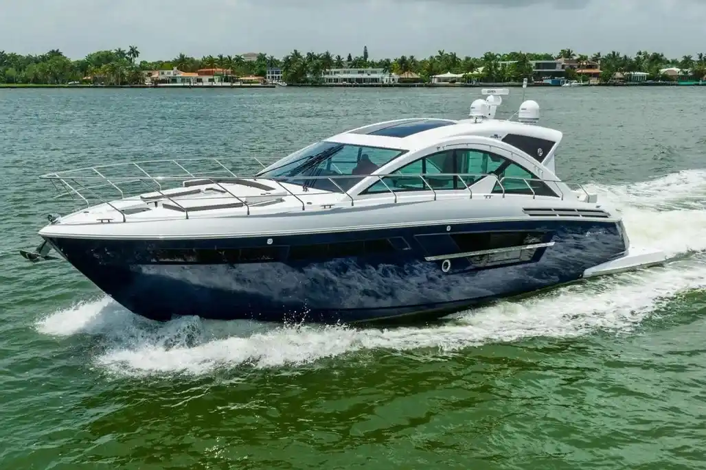 Cruisers Yachts 54 Cantius photo