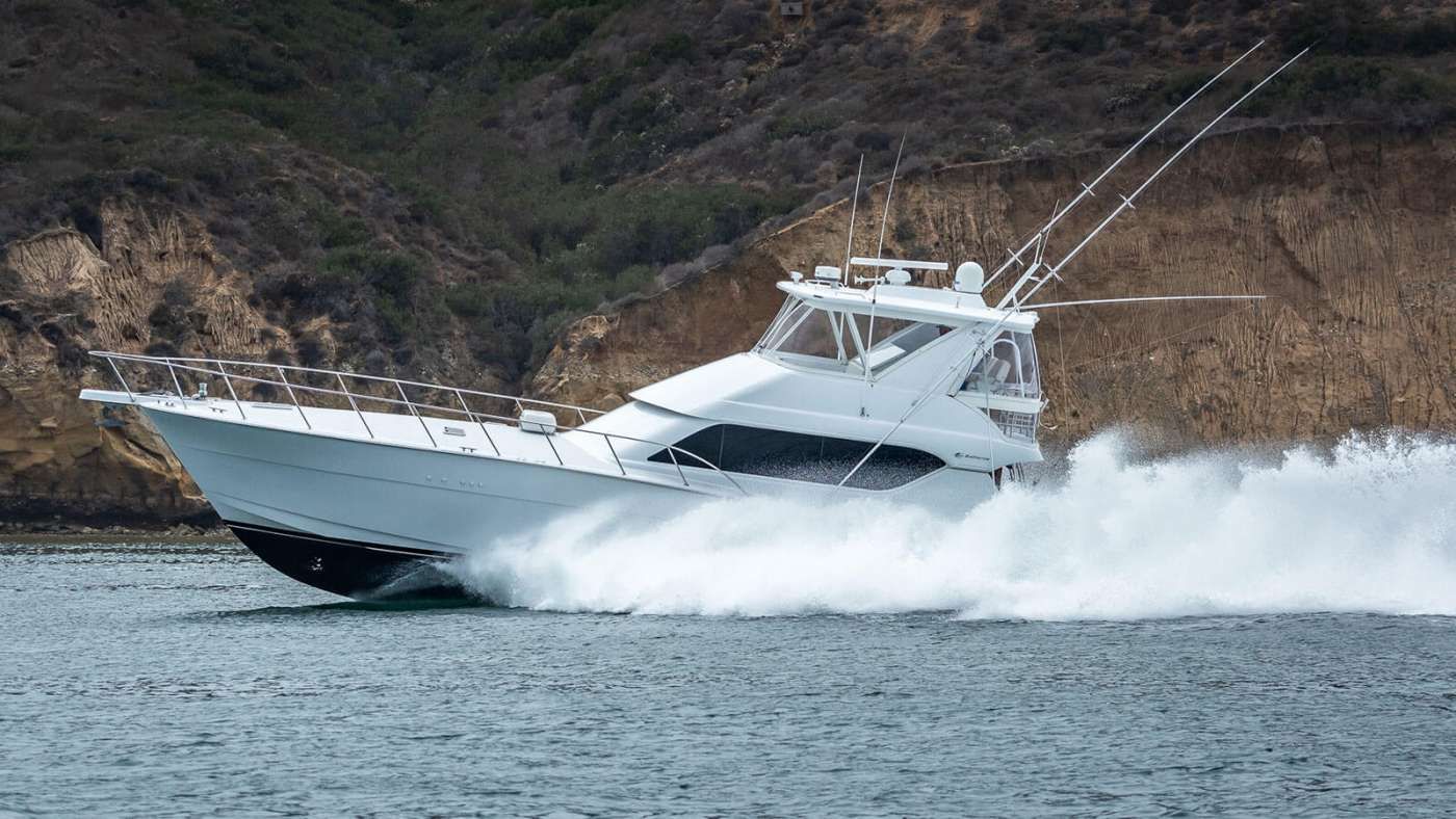 Hatteras 60 Convertible Exterior