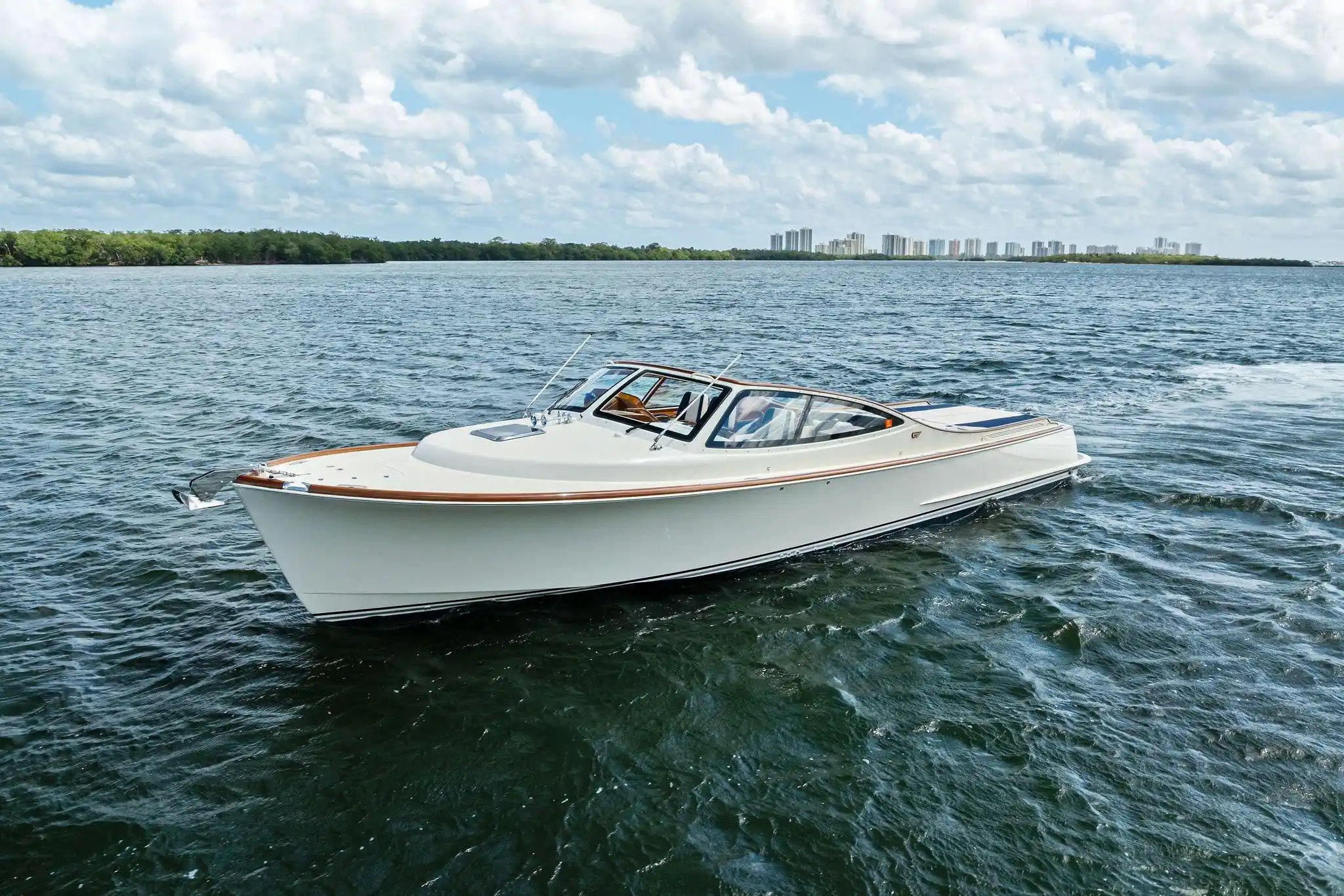 Hinckley Yachts Talaria 38R