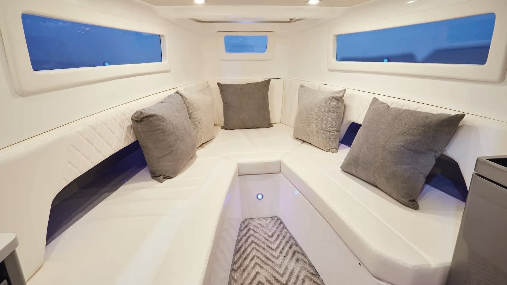 Interni del Schaefer Yachts V34