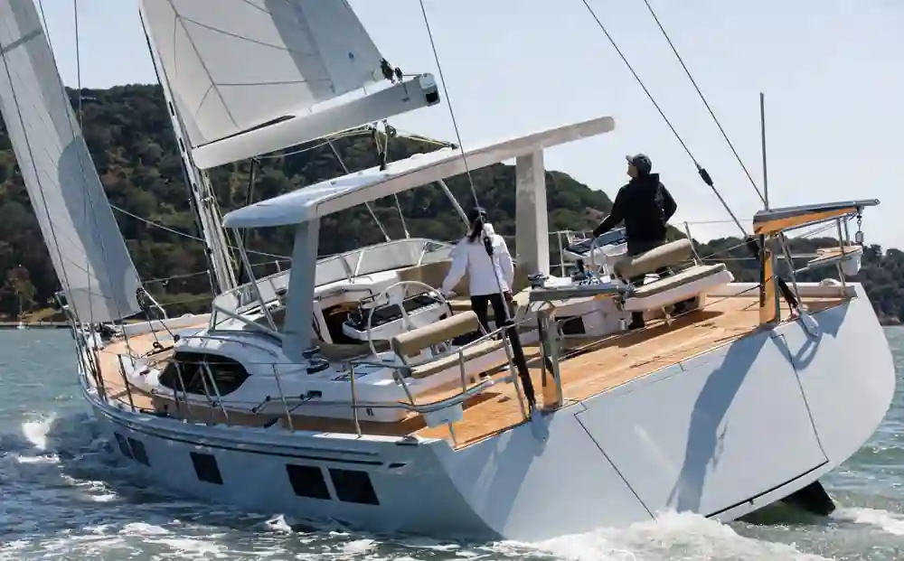 Hylas Yachts H57