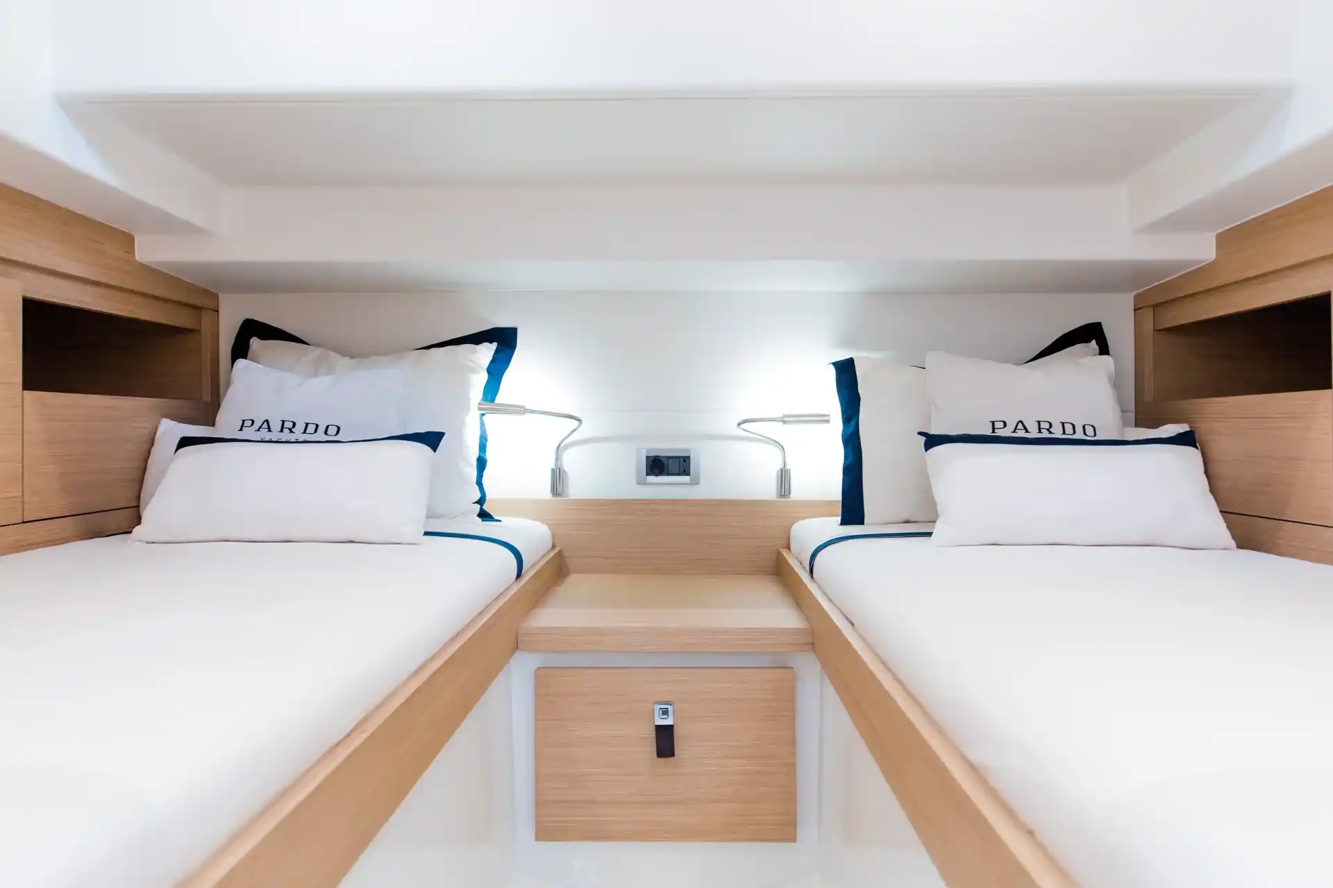 Pardo Yachts P38R Interior