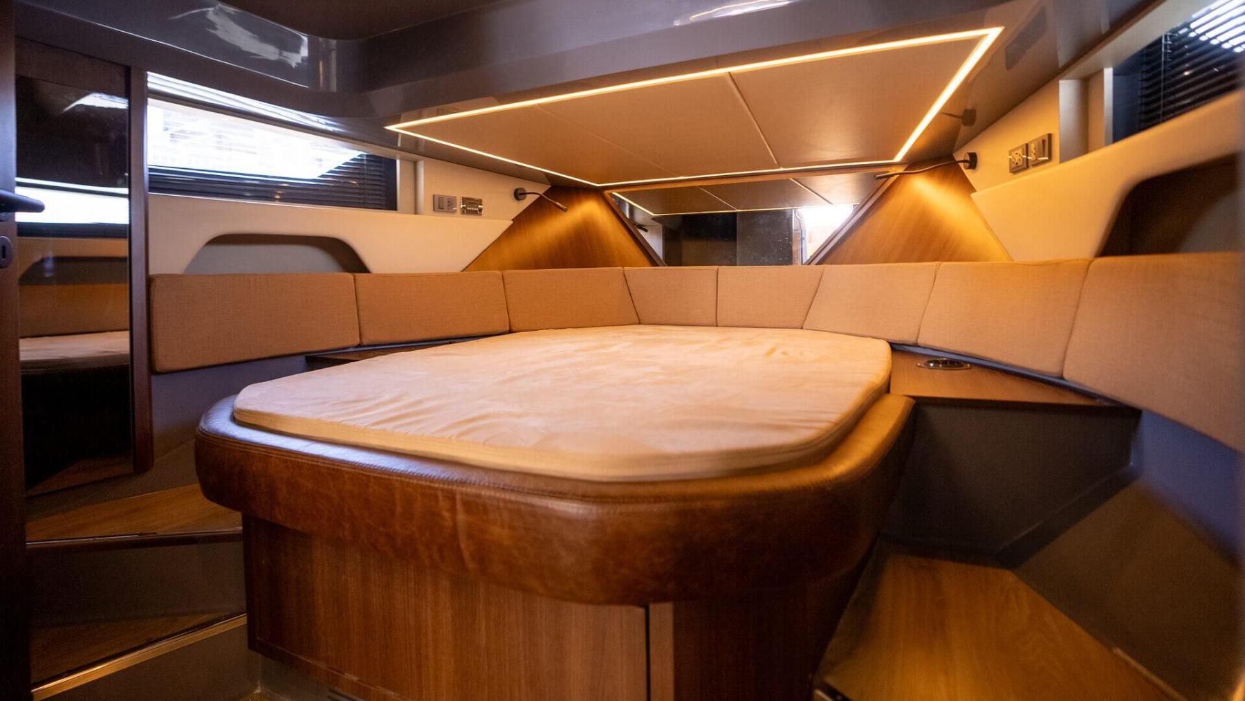 Hanover Yachts 447 Interior