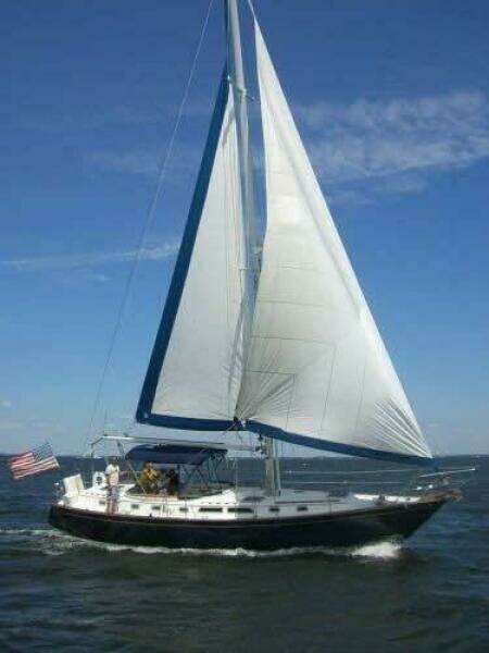 Endeavour 42 CC Exterior