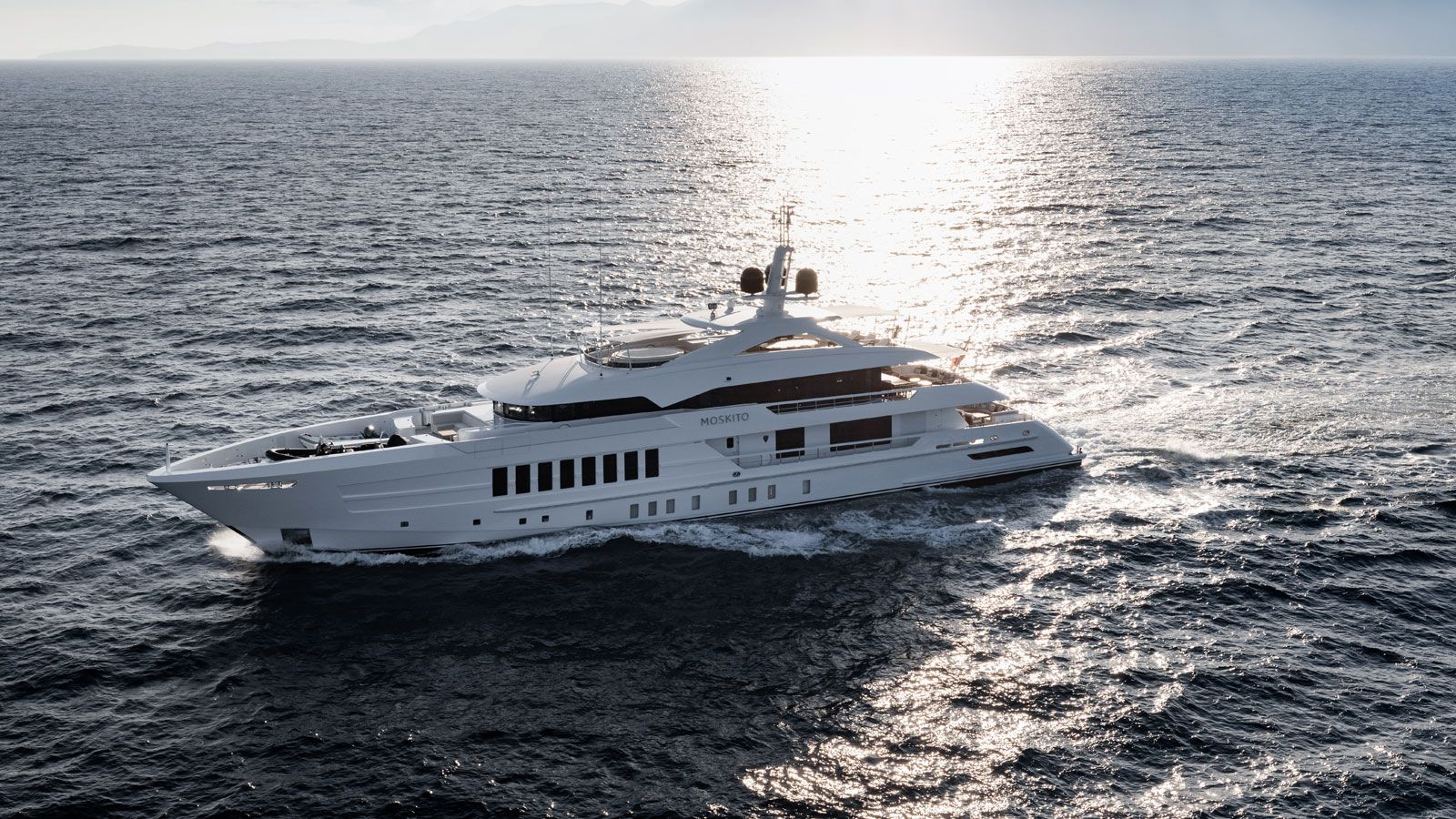 Außenbereich der Heesen Yachts Moskito
