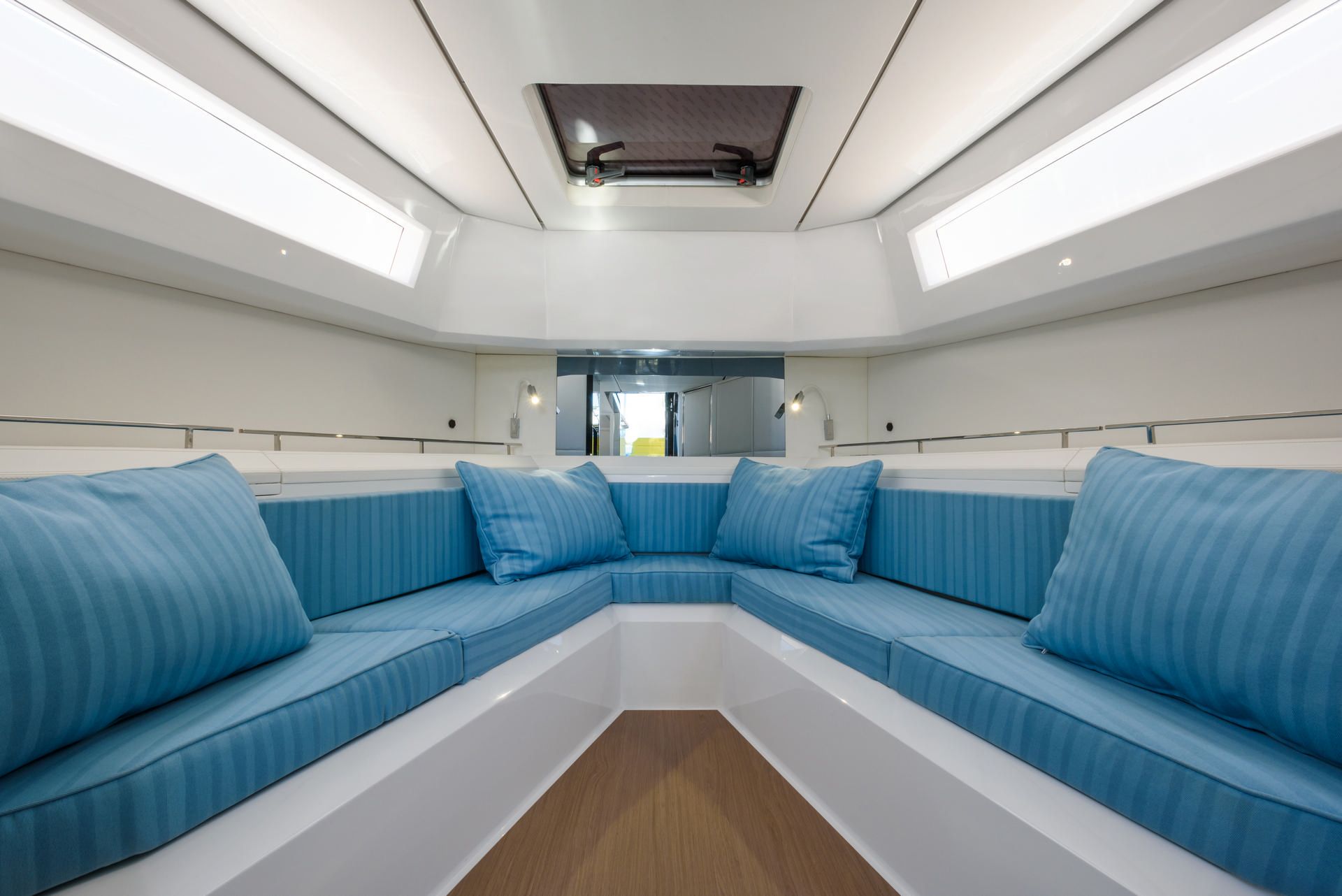 Innenbereich der Evo Yachts R4 XT