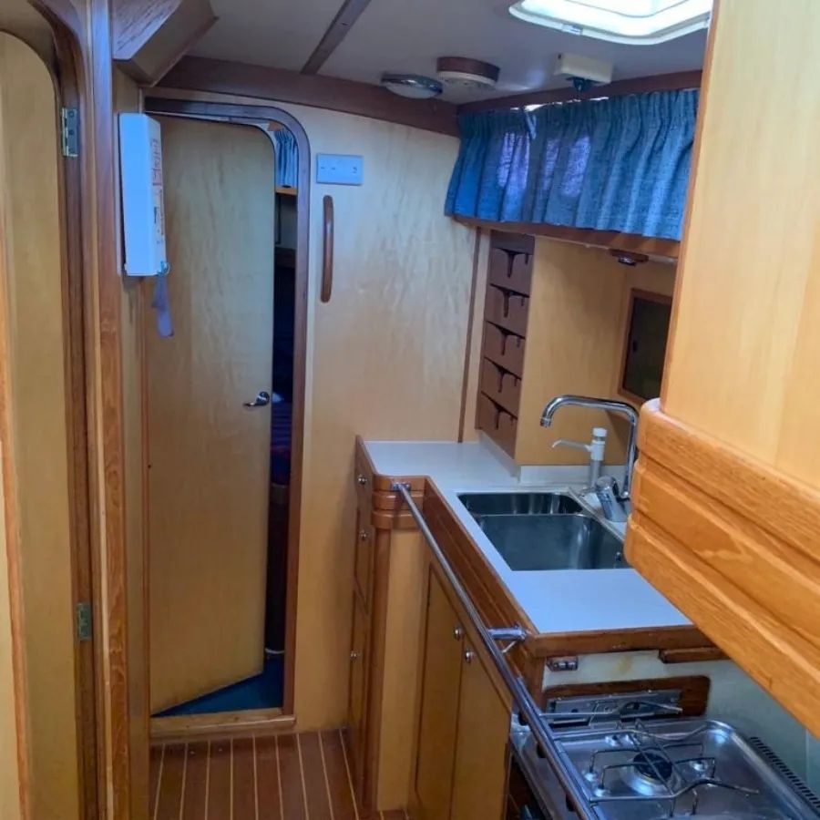 Northshore Vancouver 38 Pilot Interior