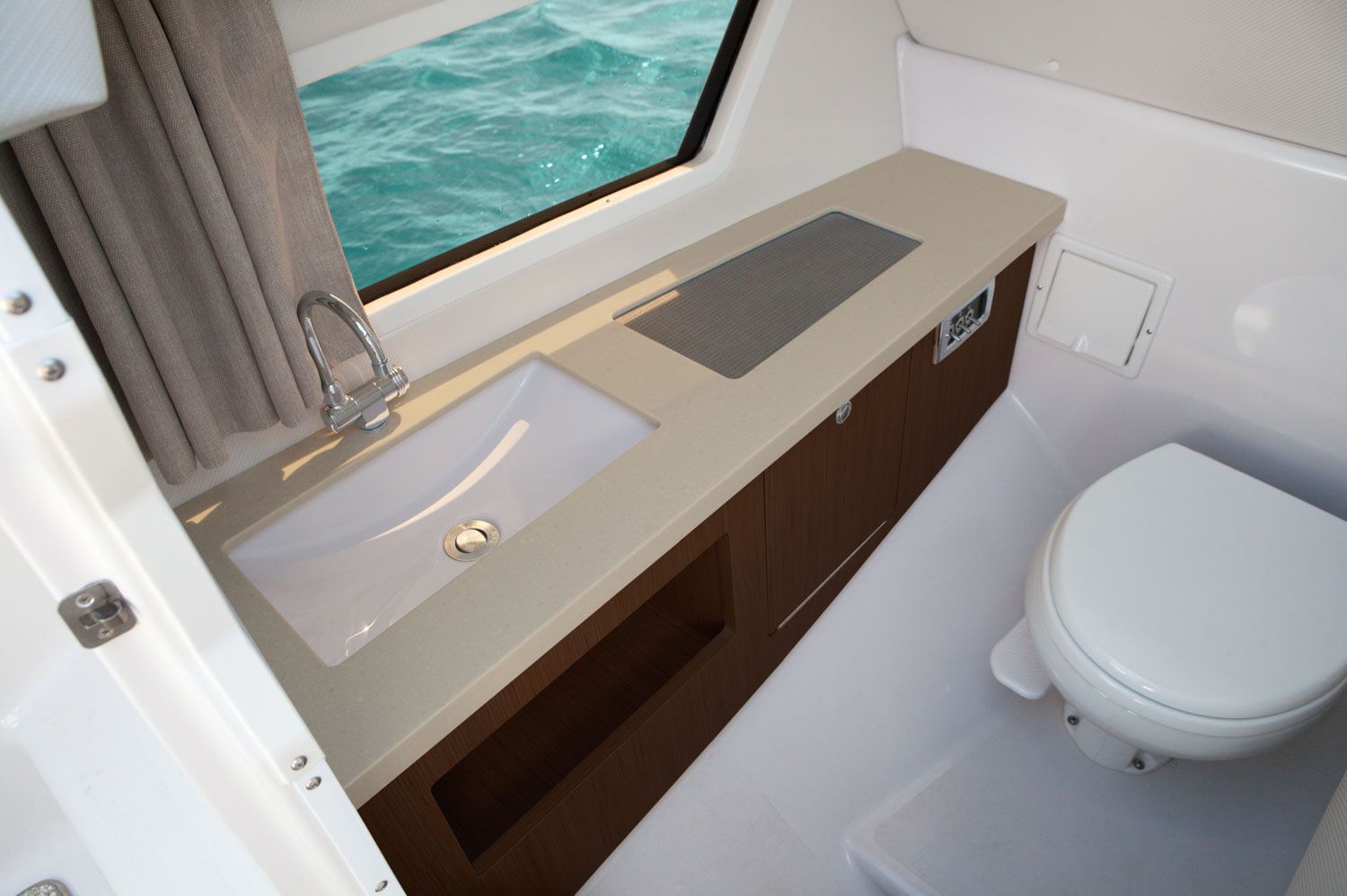 Innenbereich der Four Winns Horizon 290 OB