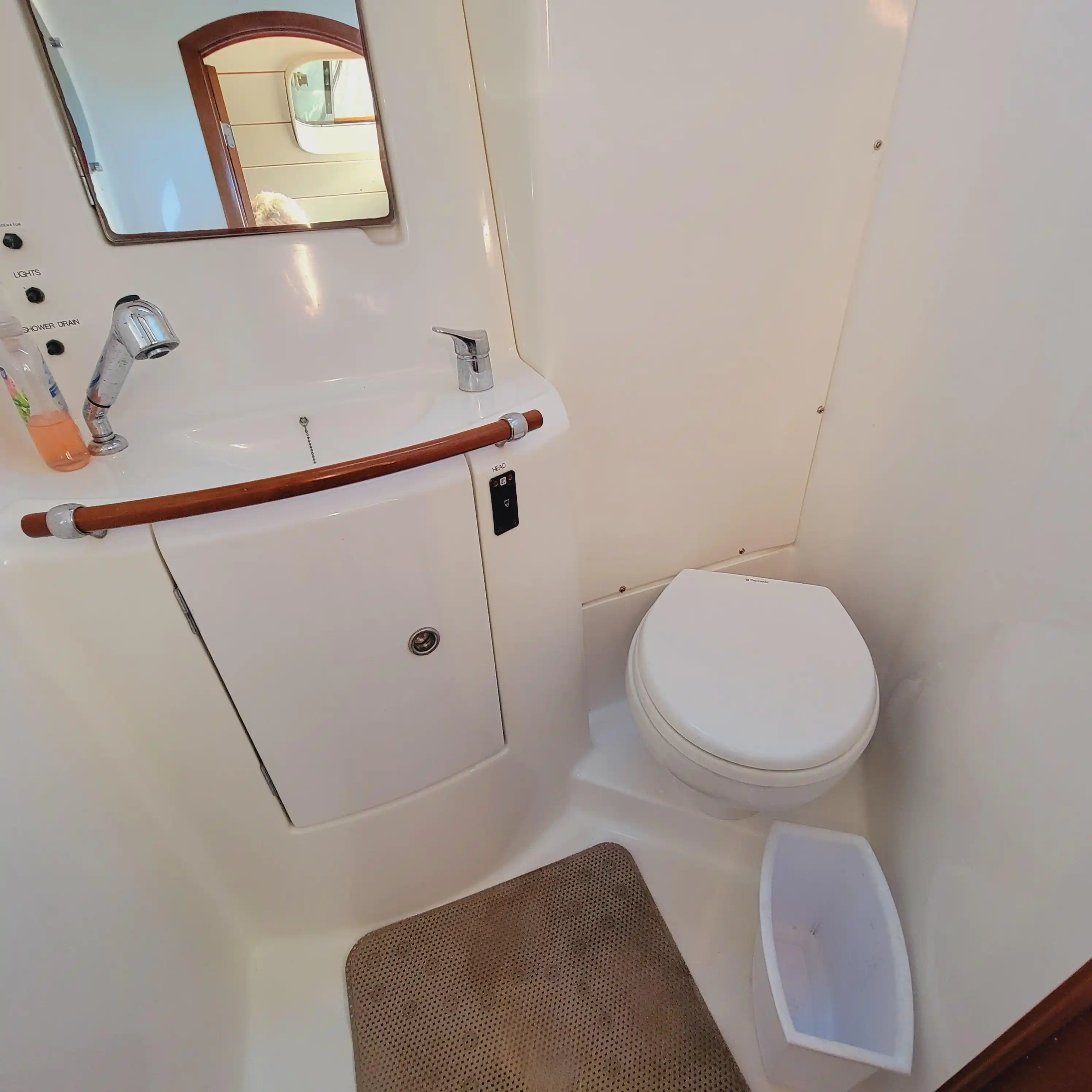 Interni del Beneteau 393