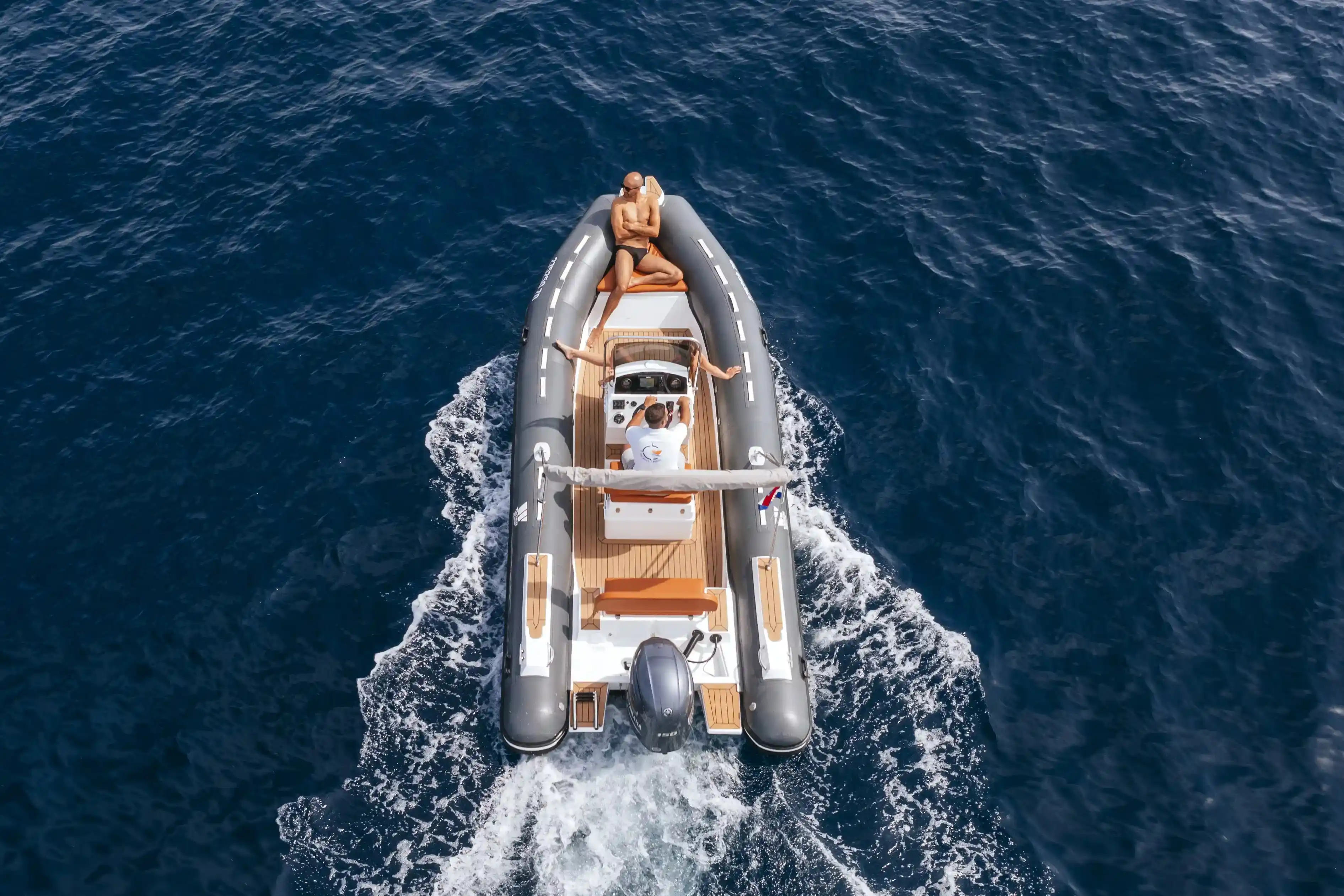 Außenbereich der Tiger Marine Open 650