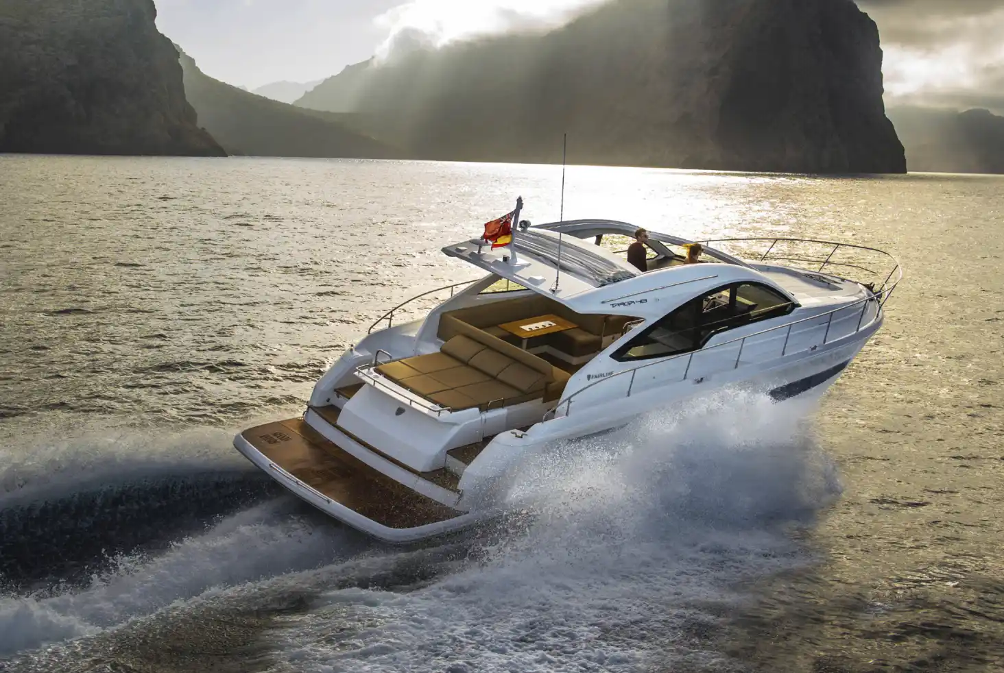 Exterieur van de Fairline Targa 48 Open