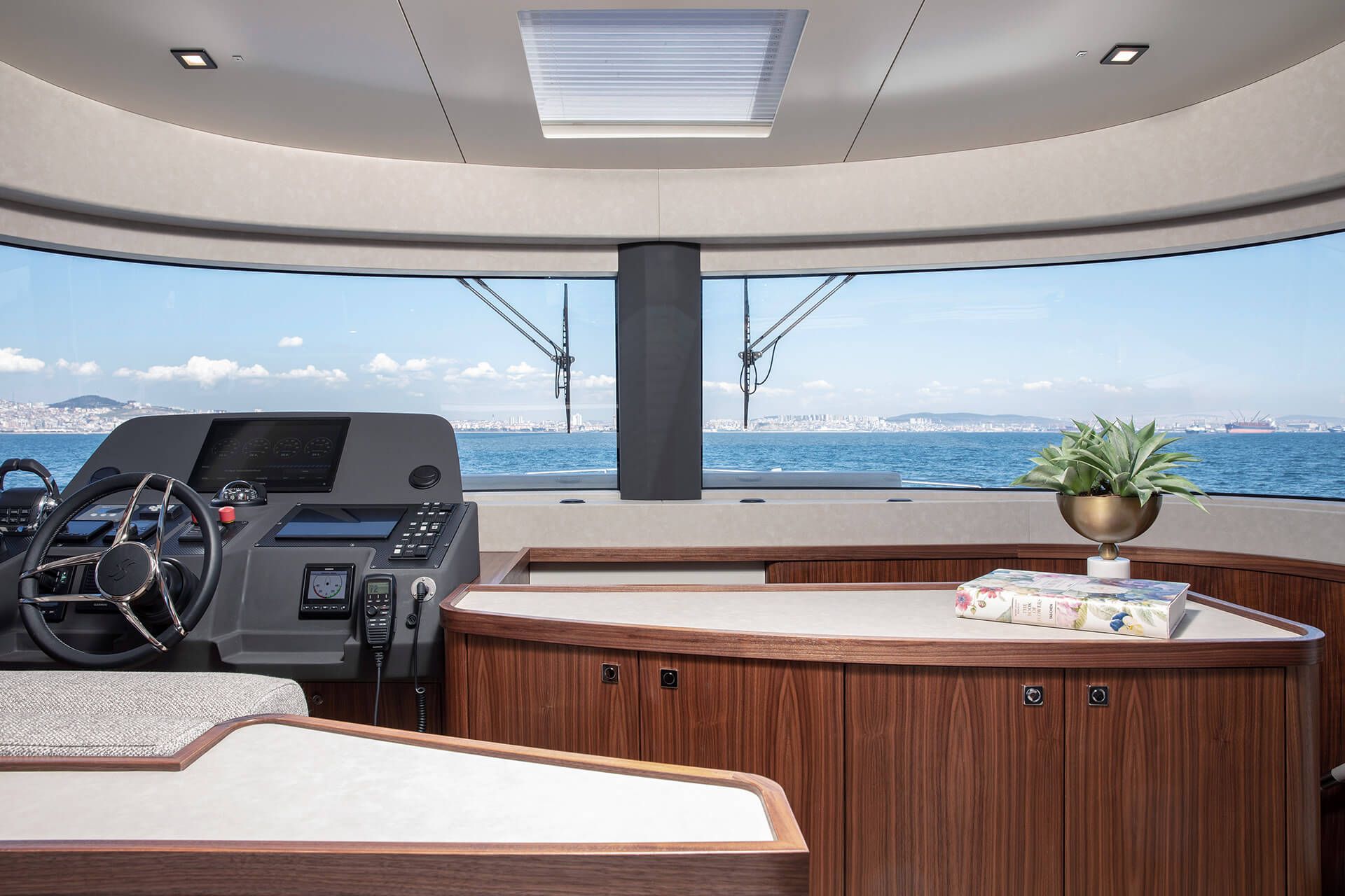 Sirena 58 Interior