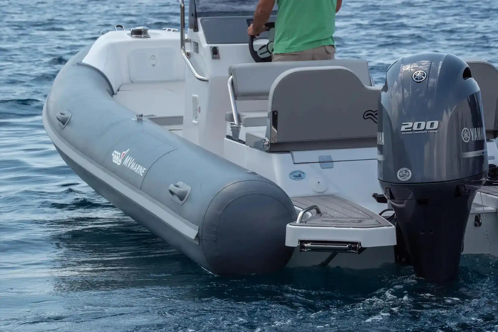 MV Marine MV 700 Interior
