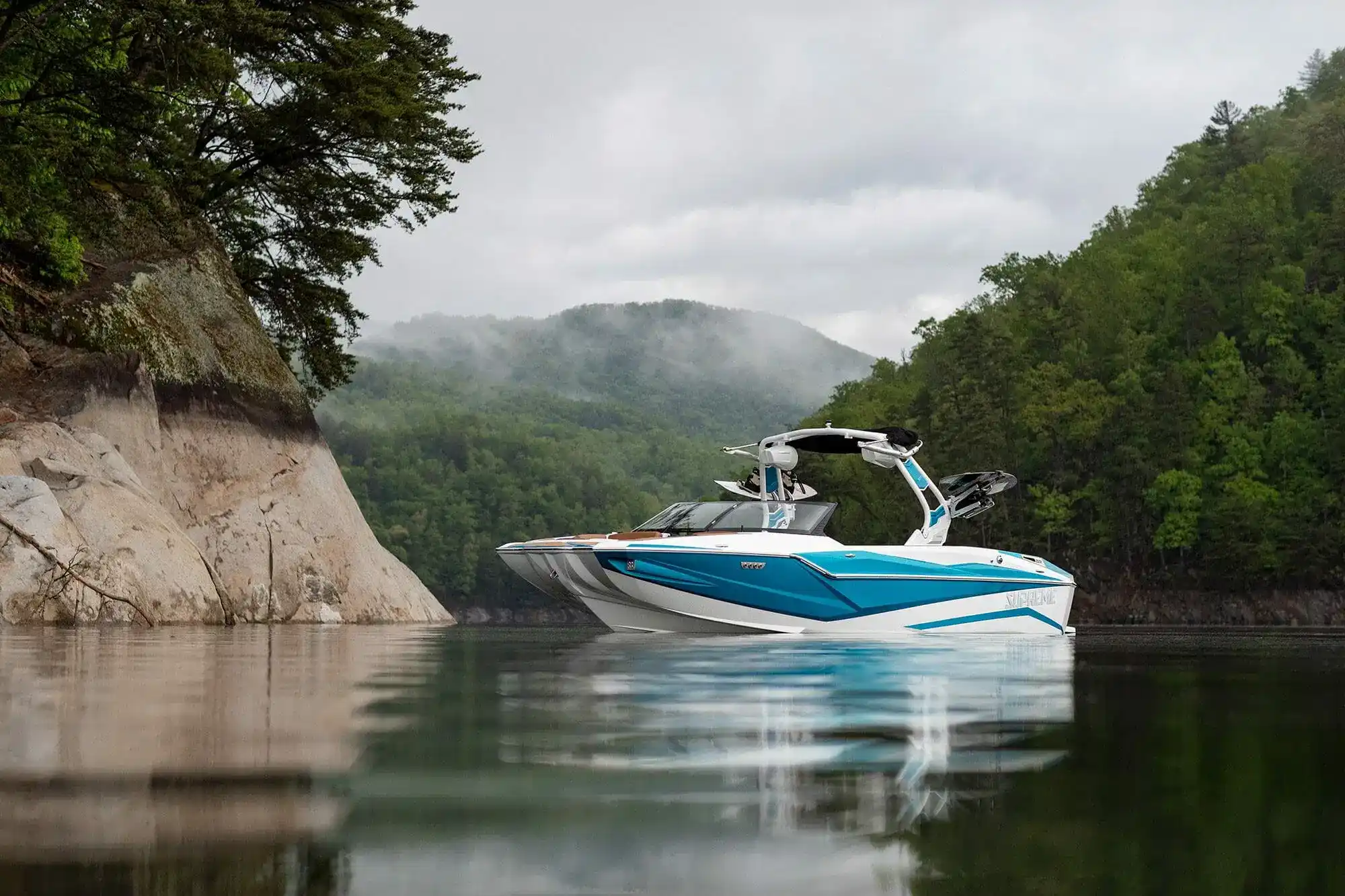Supreme ZS232 Exterior
