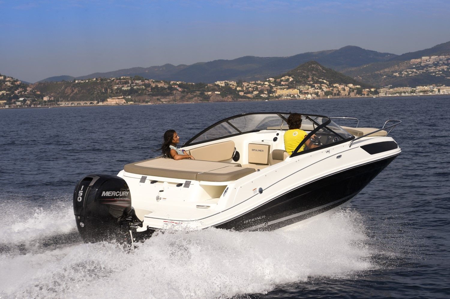 Bayliner VR5 Cuddy Outboard