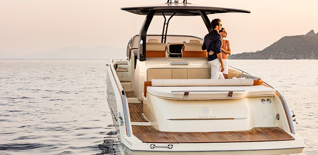 Invictus Yachts GT320 Exterior