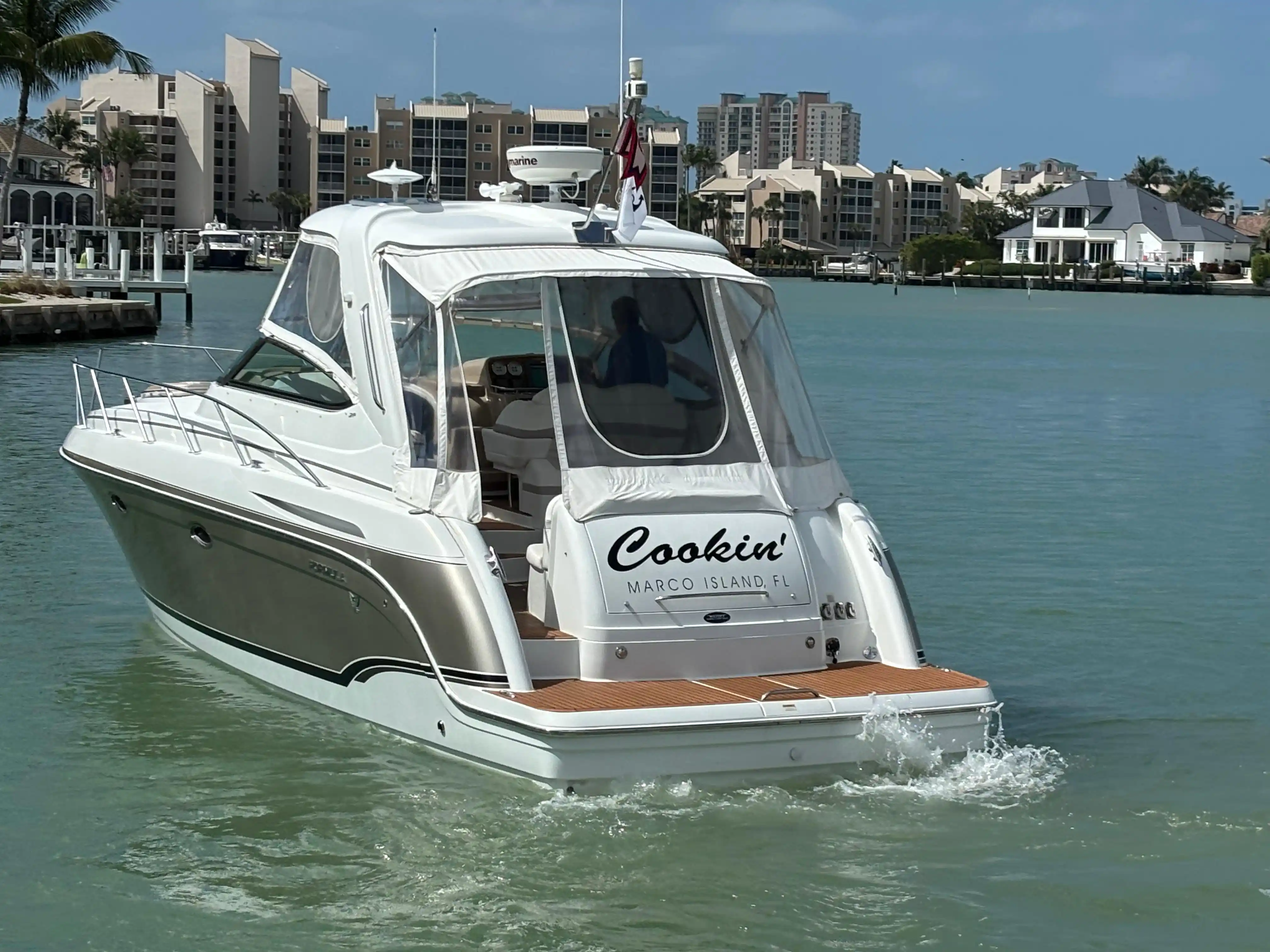Formula Boats 37 PC Exterior