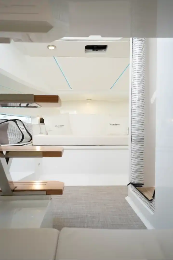 Interni del De Antonio Yachts D32 Open