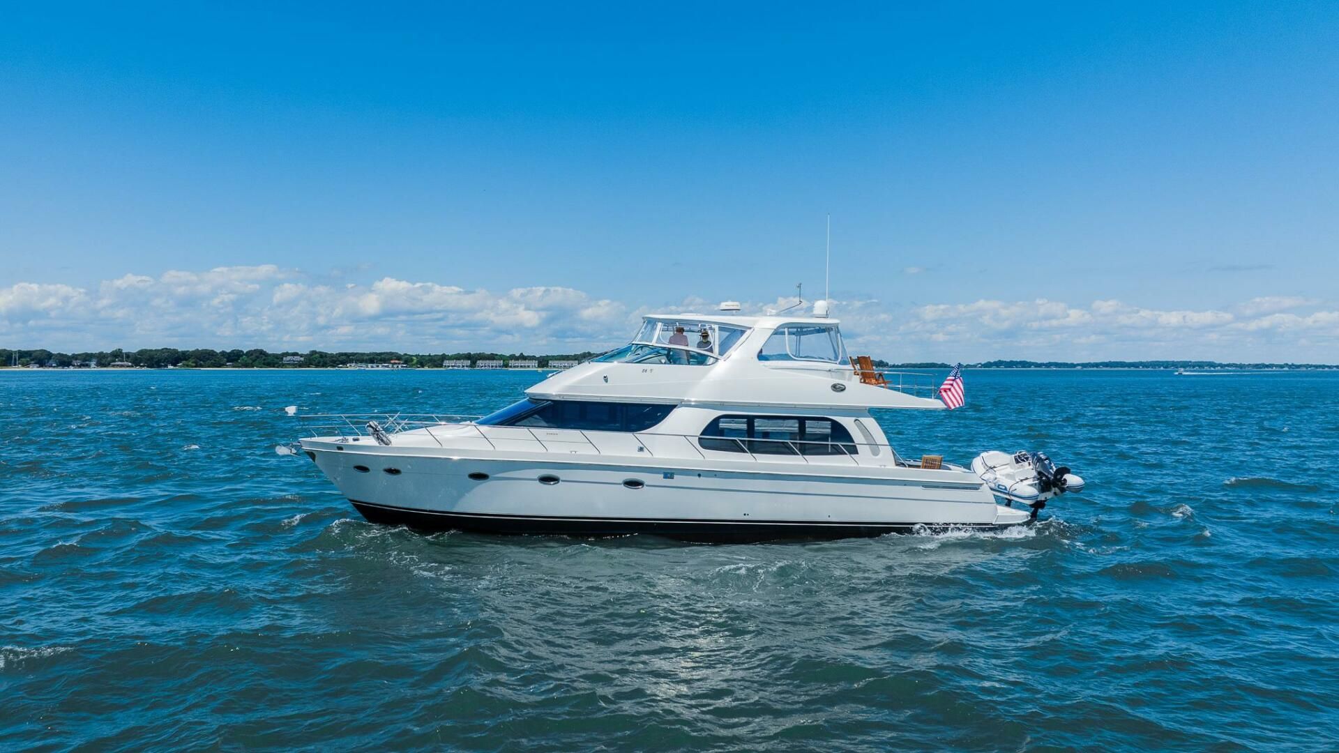 Carver 56 Voyager photo