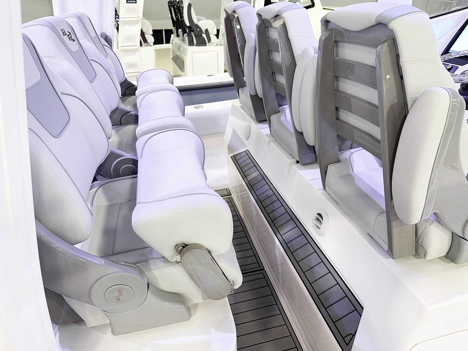 Interni del SeaVee 420z