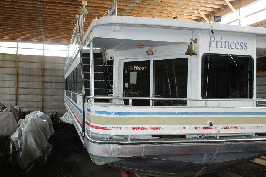 Sumerset 75 Exterior