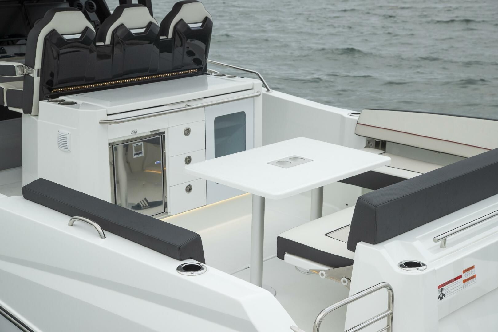 Jeanneau Leader 10.5 CC Interior