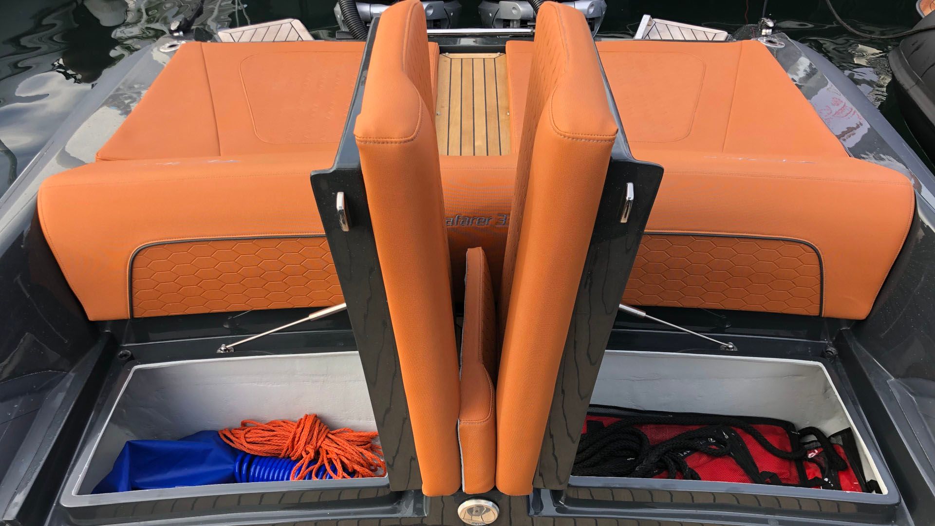 Interni del Ribco Marine Seafarer 33