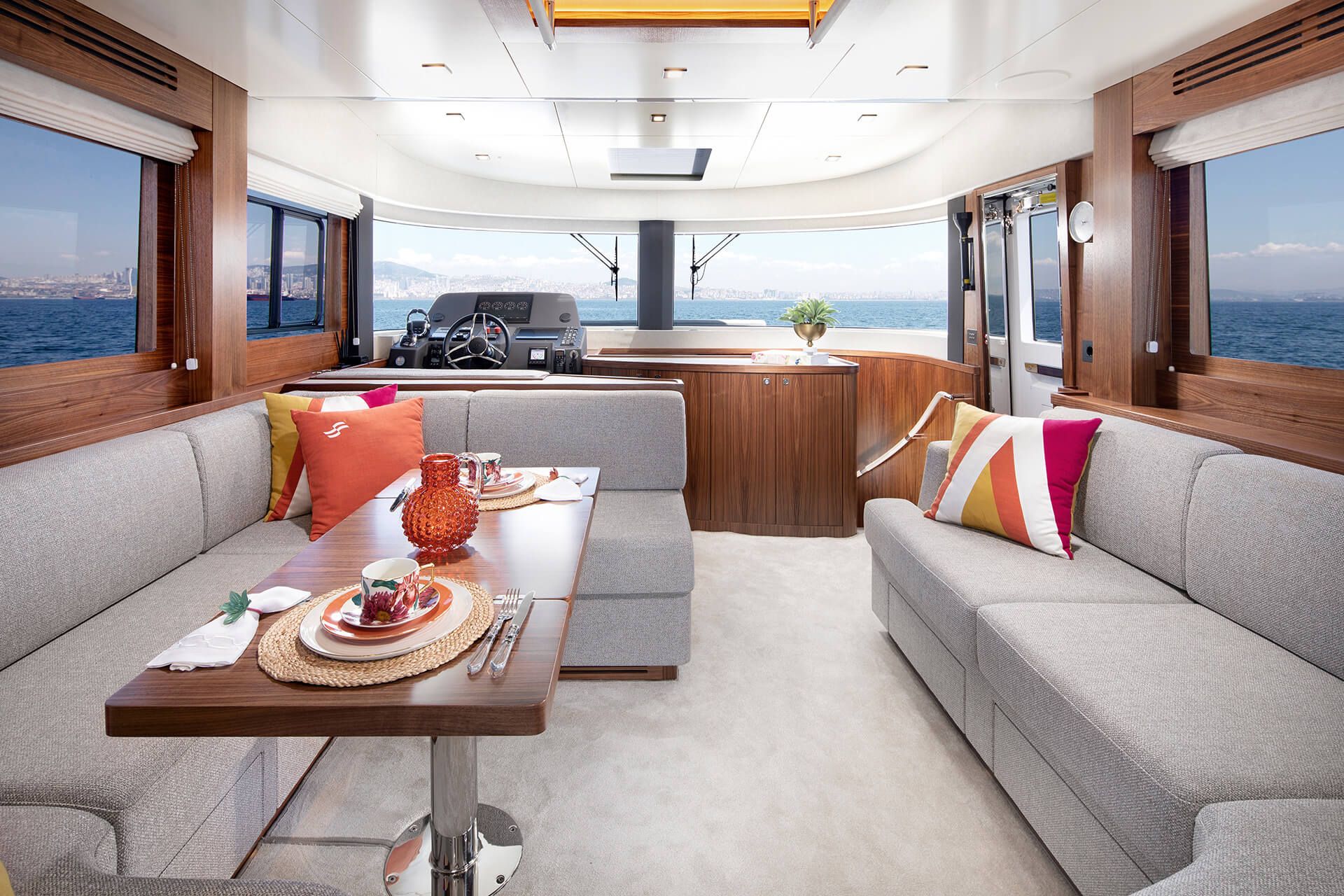 Sirena 58 Interior