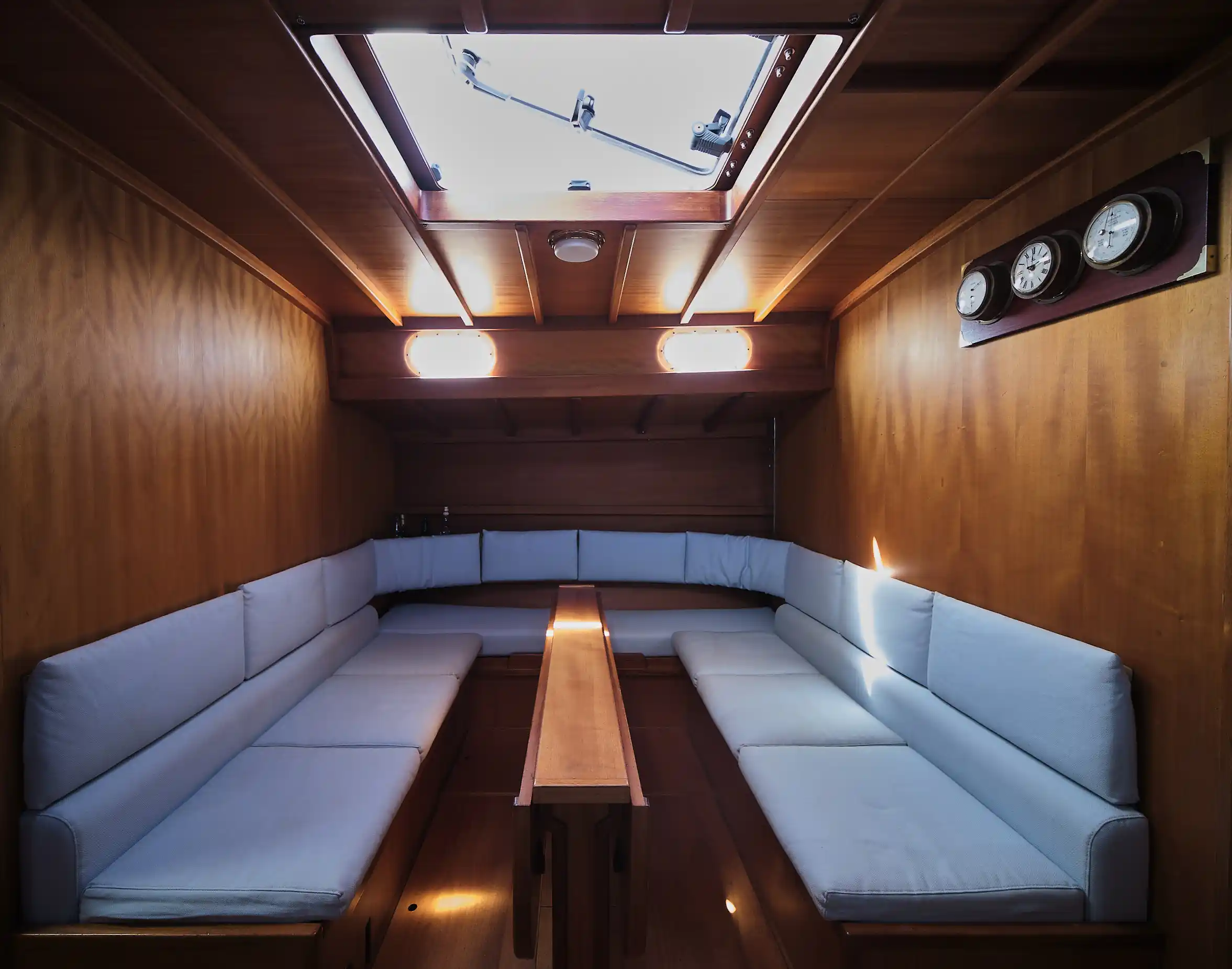 Morri & Para One-Off 50 ULDB Interior