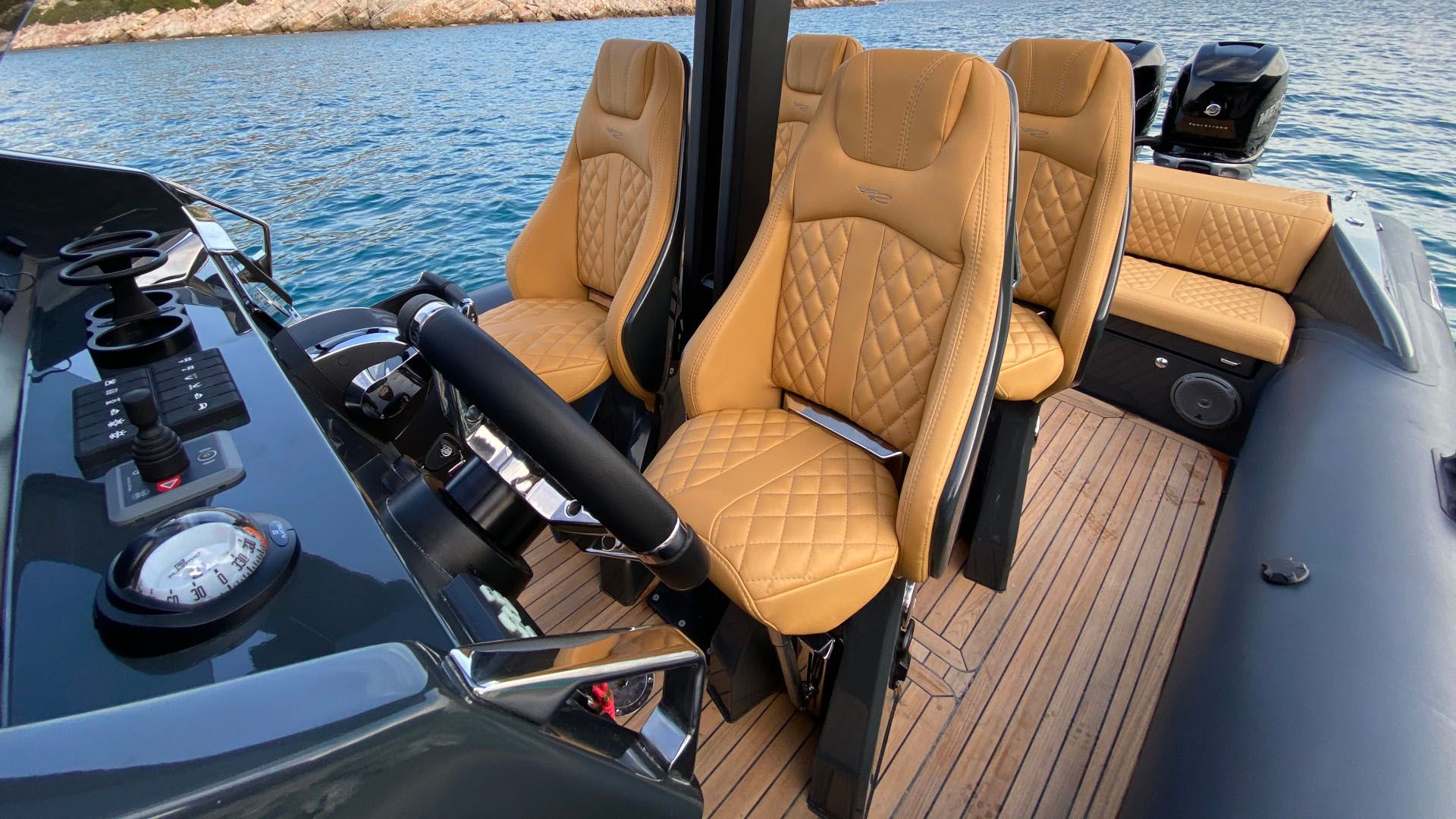 Interni del Ribco Marine Seafarer 33