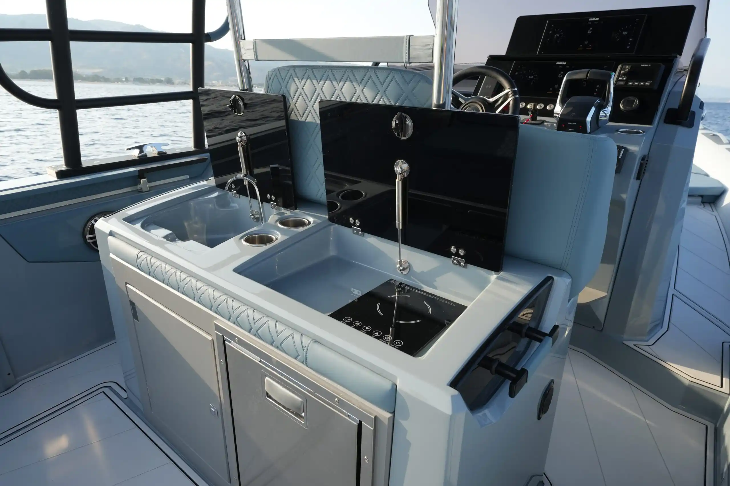 Ranieri International Cayman 33 Executive Interior