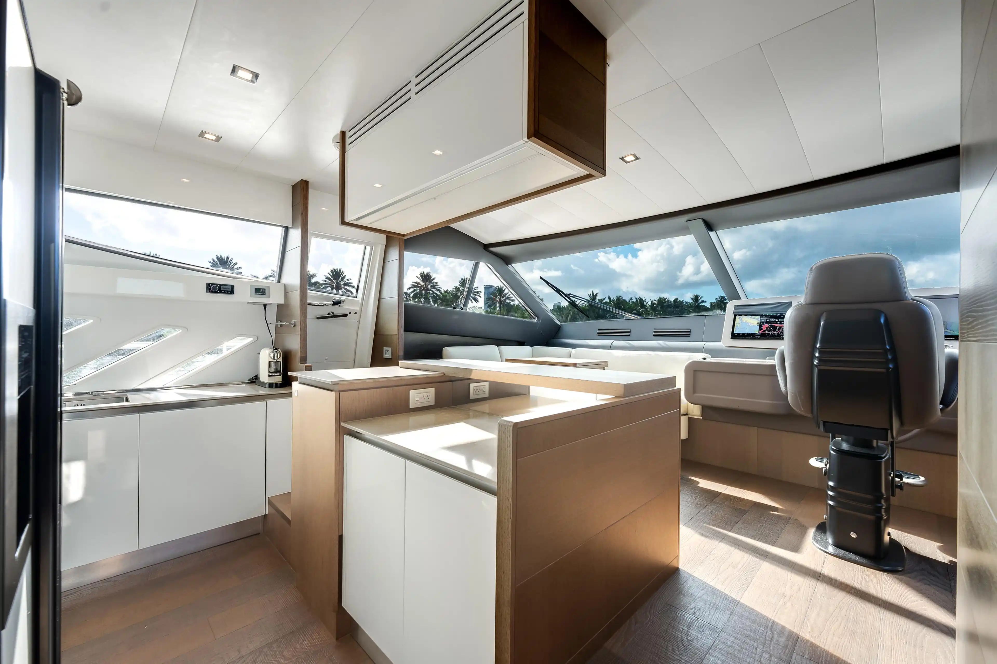 Ferretti Yachts 870 Interior