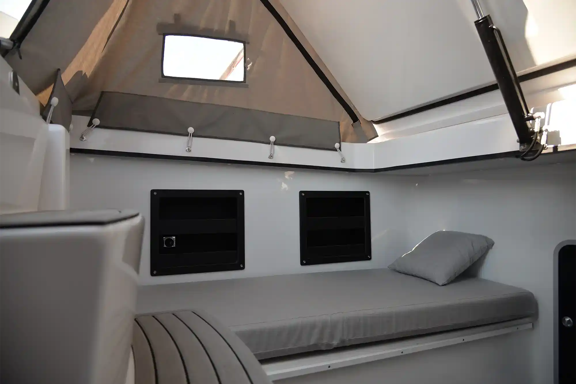 Interni del MV Marine Mito 45FB