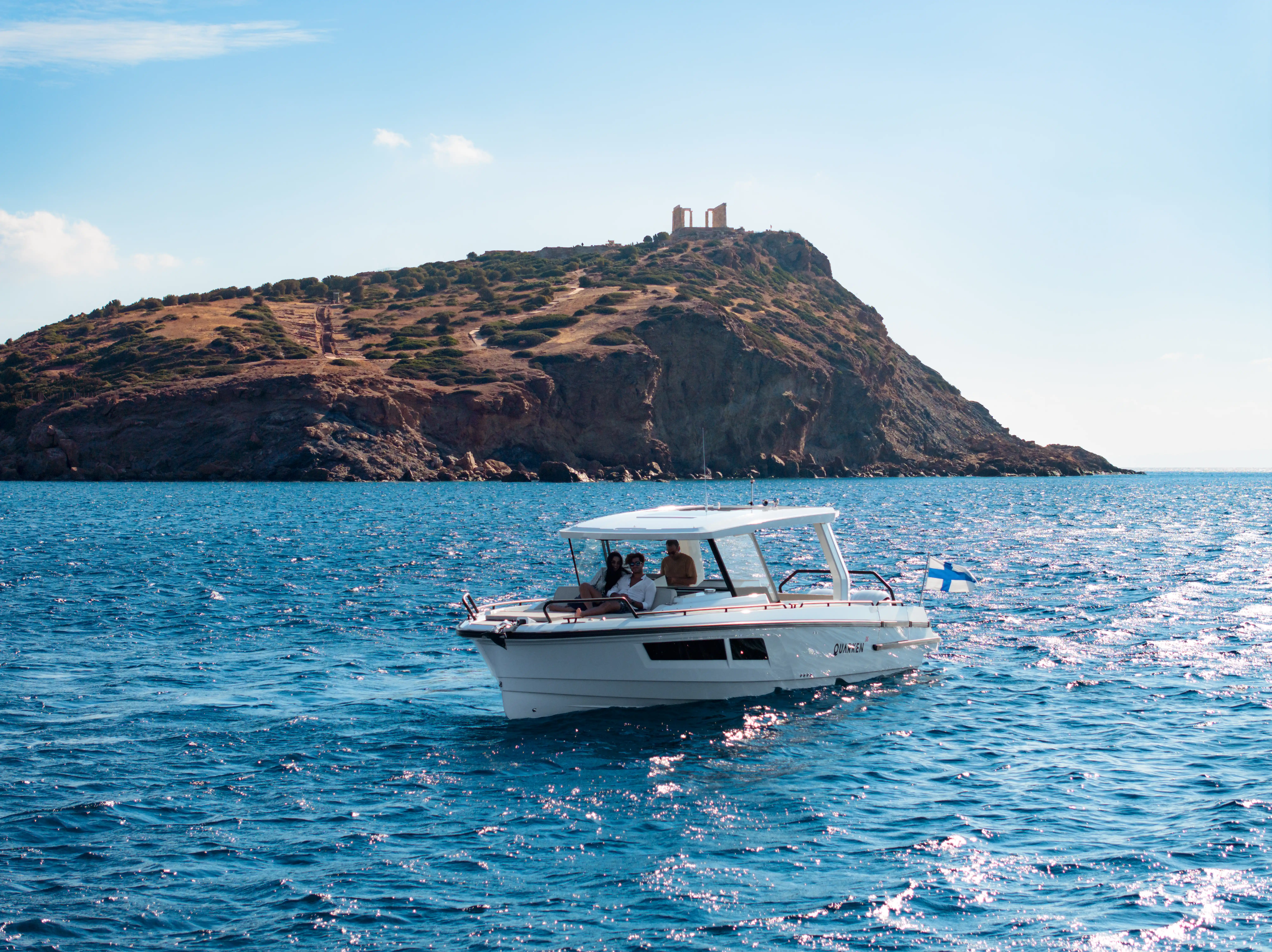 Quarken 35 Grand Tourer Exterior