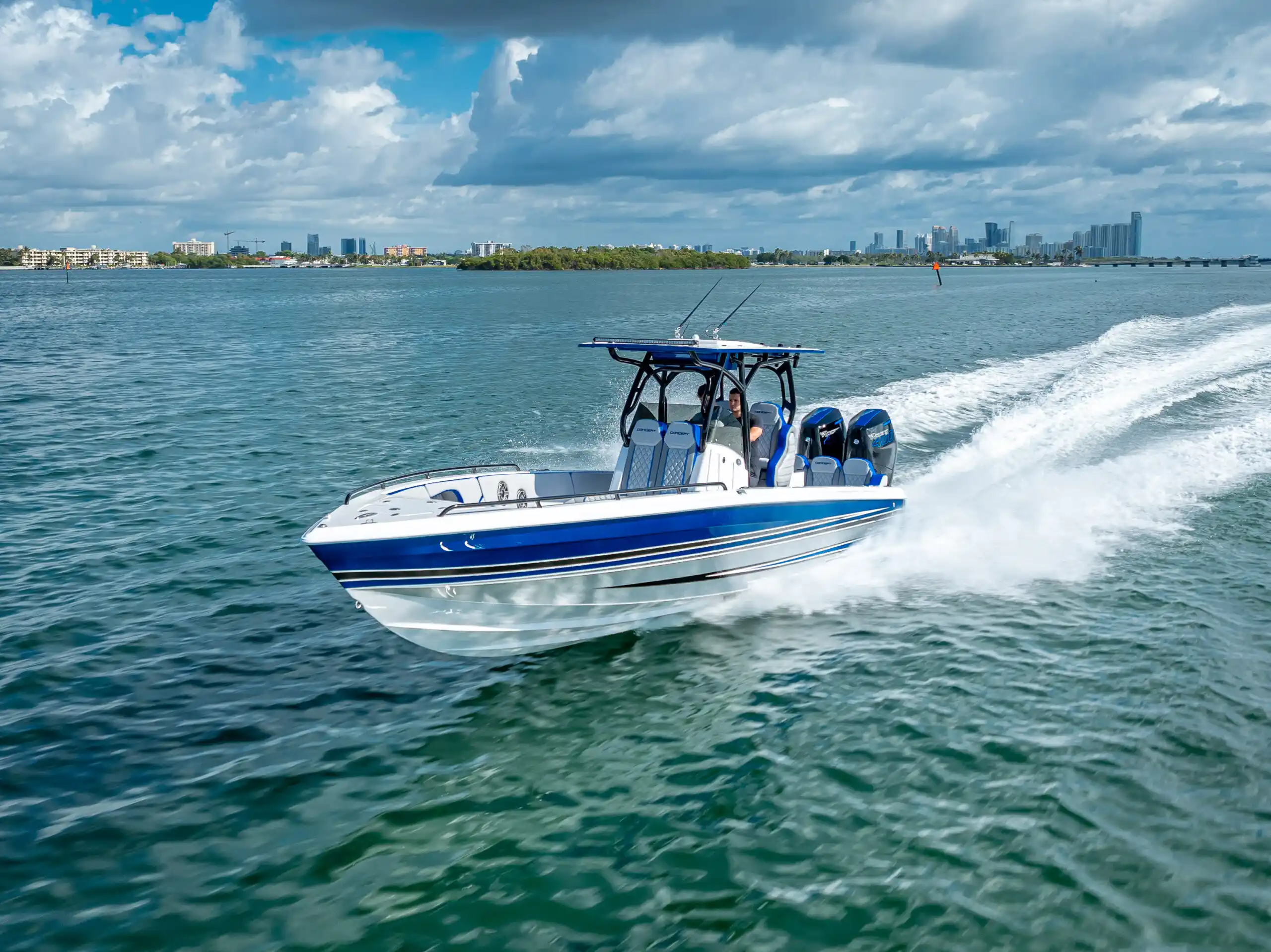 Concept 32' Open Deck